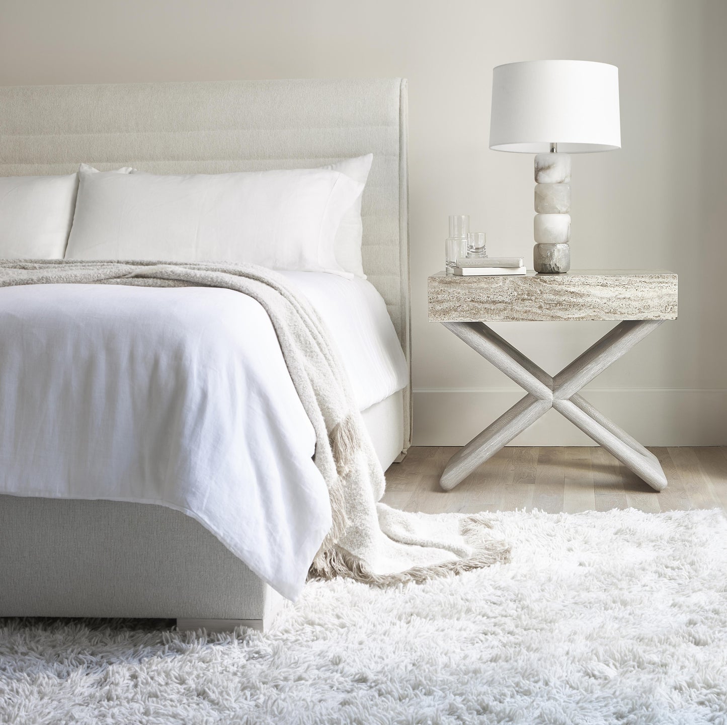 Luxury Sereno Fabric Panel Bed Modern Italian Style for Villa