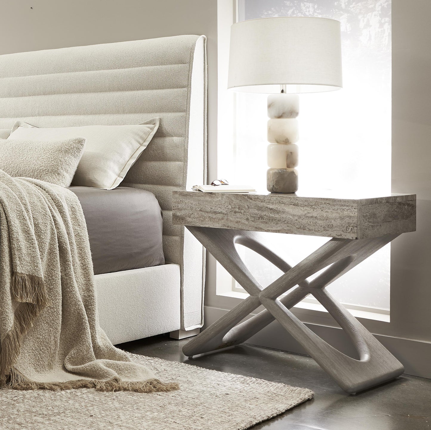 Luxury Sereno Fabric Panel Bed Modern Italian Style for Villa