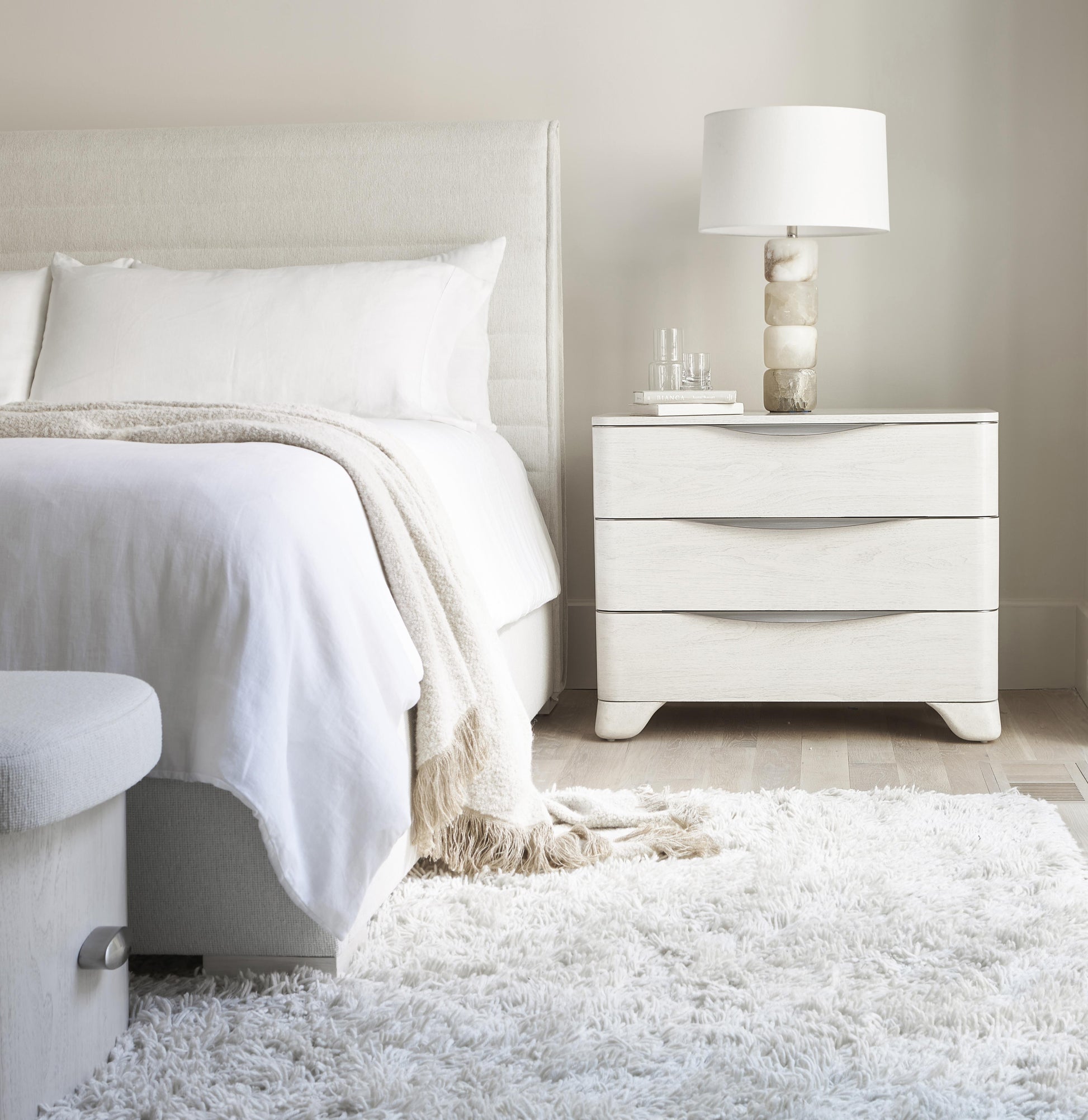 Luxury Sereno Fabric Panel Bed Modern Italian Style for Villa