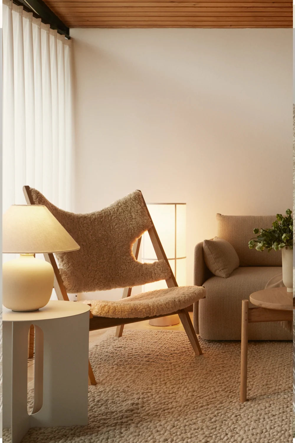 Luxury Sheepskin Knitting Lounge Chair Modern Italian Style for Villa