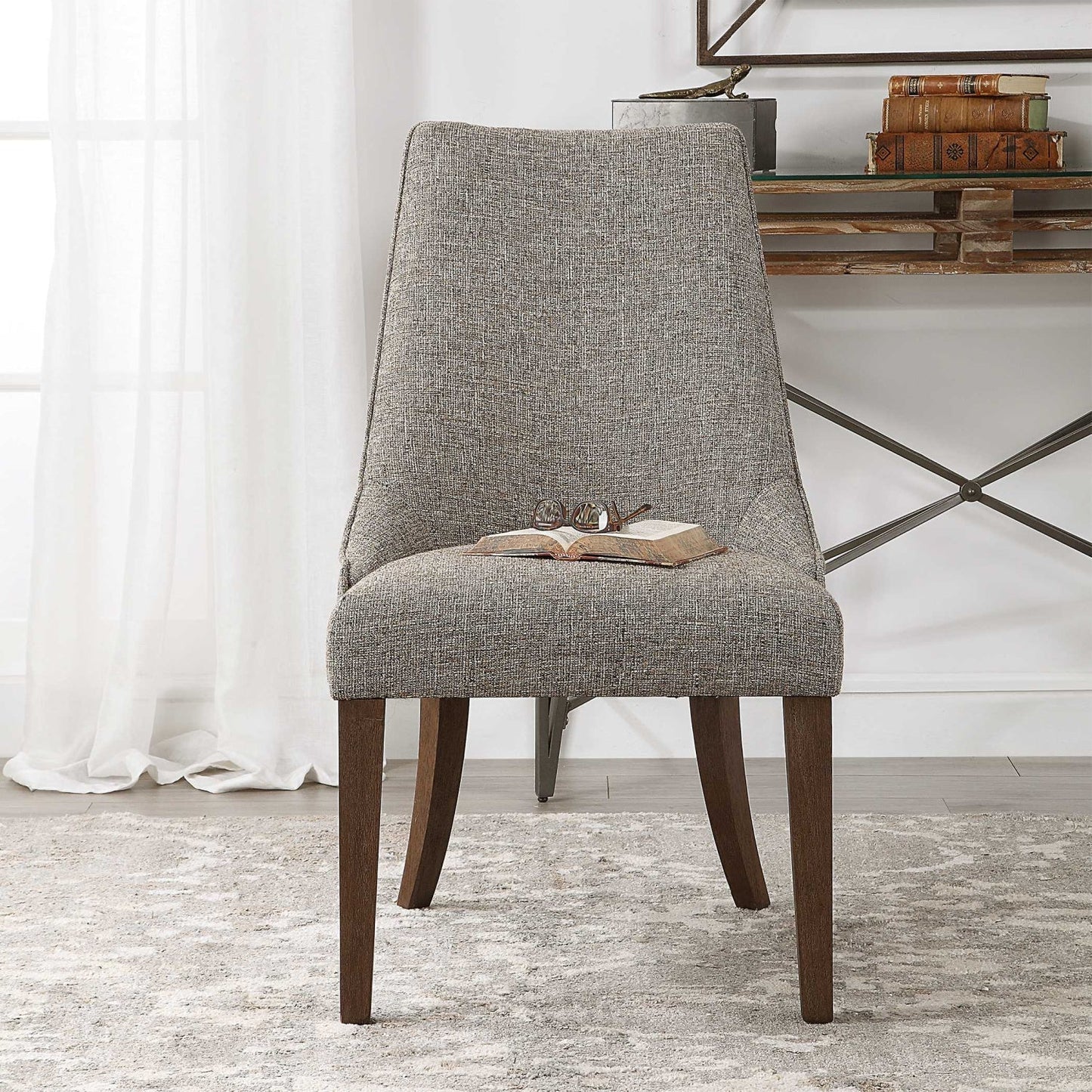 Luxury Slubbed Fabric Lounge Chair Modern Italian Style for Villa
