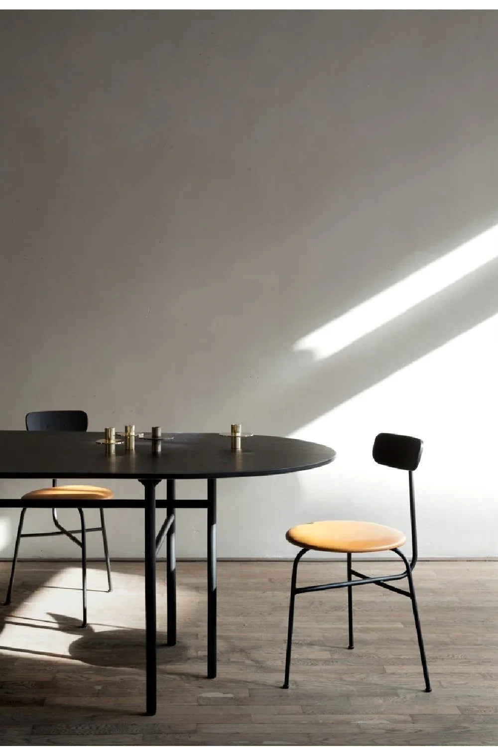 Luxury Snaregade Oval Dining Table Modern Italian Style for Villa
