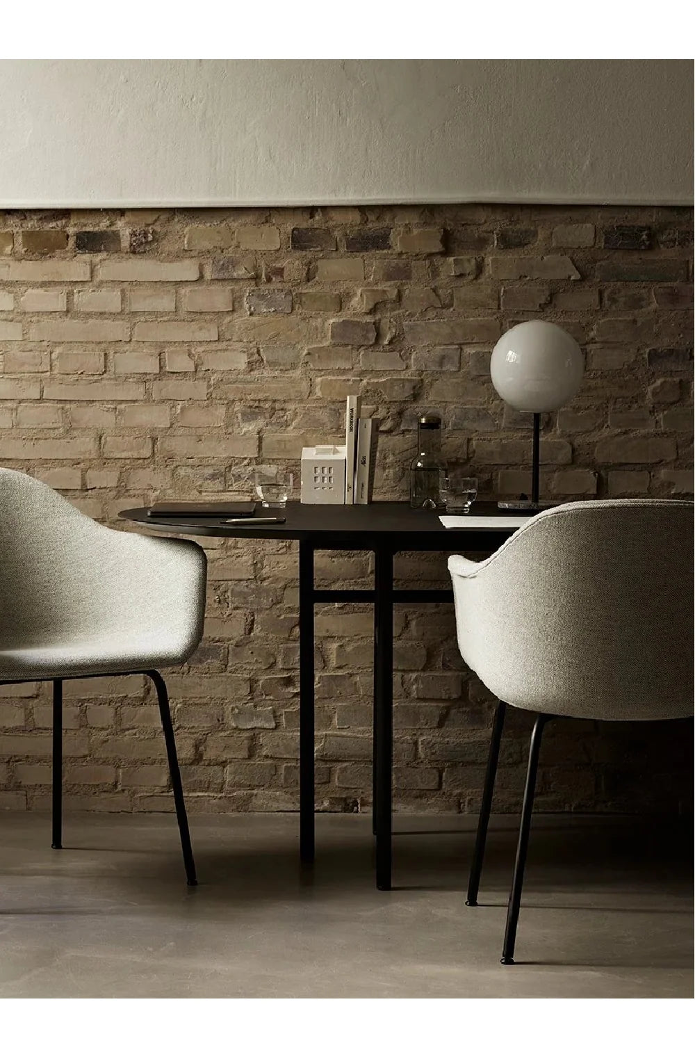 Luxury Snaregade Oval Dining Table Modern Italian Style for Villa