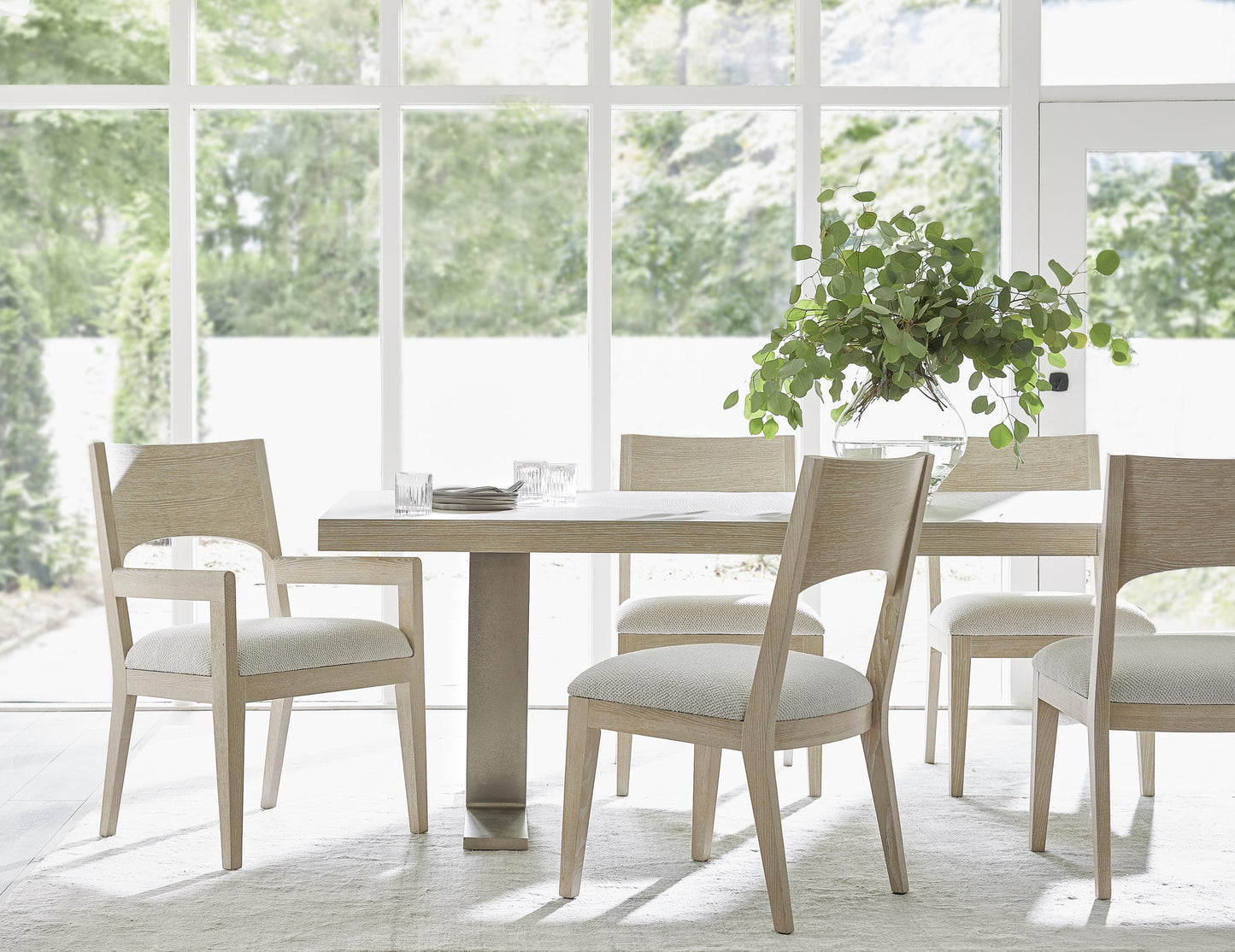 Luxury Solaria Dining Table Modern Italian Style for Villa