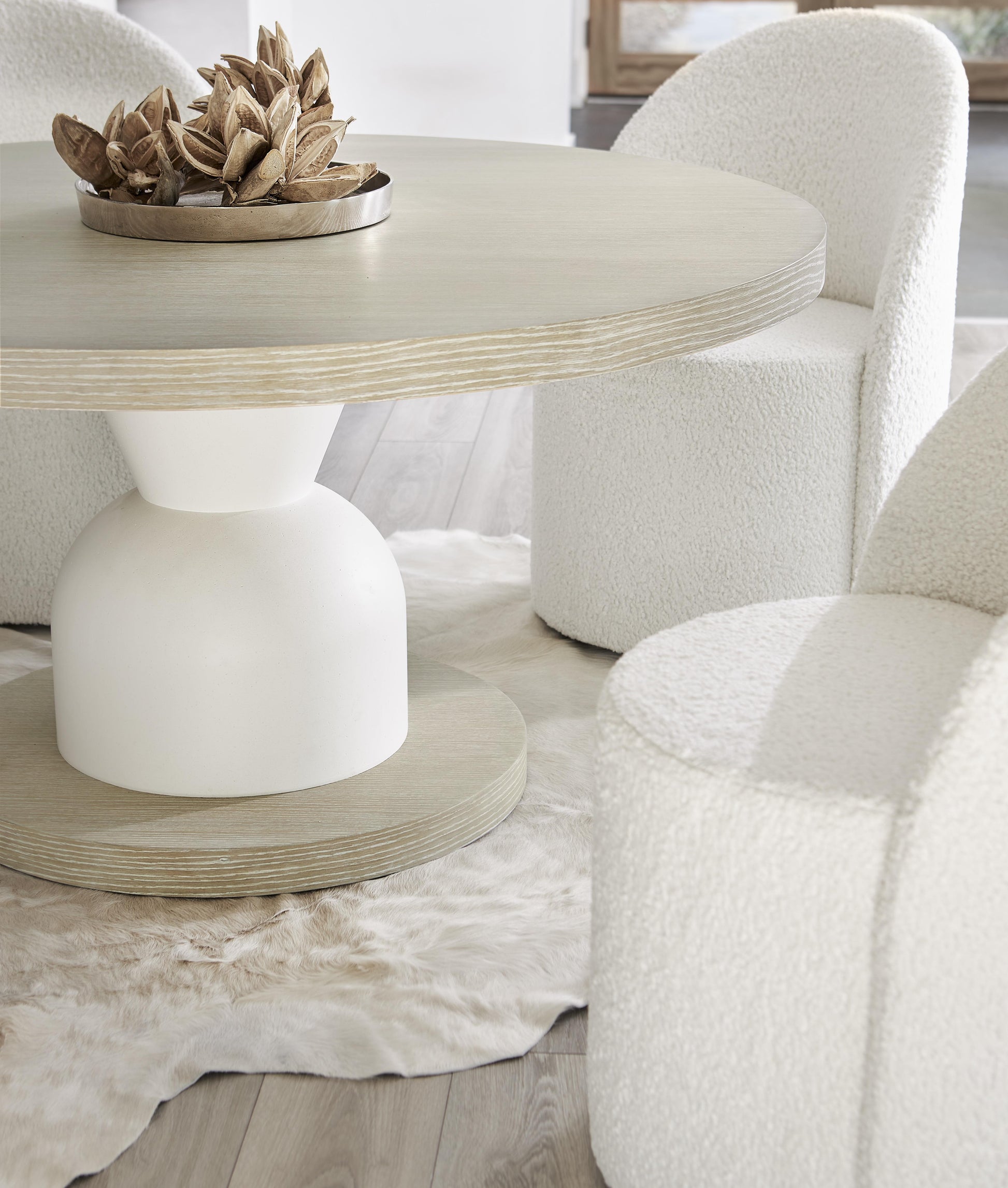 Luxury Solaria Dining Table Modern Italian Style for Villa