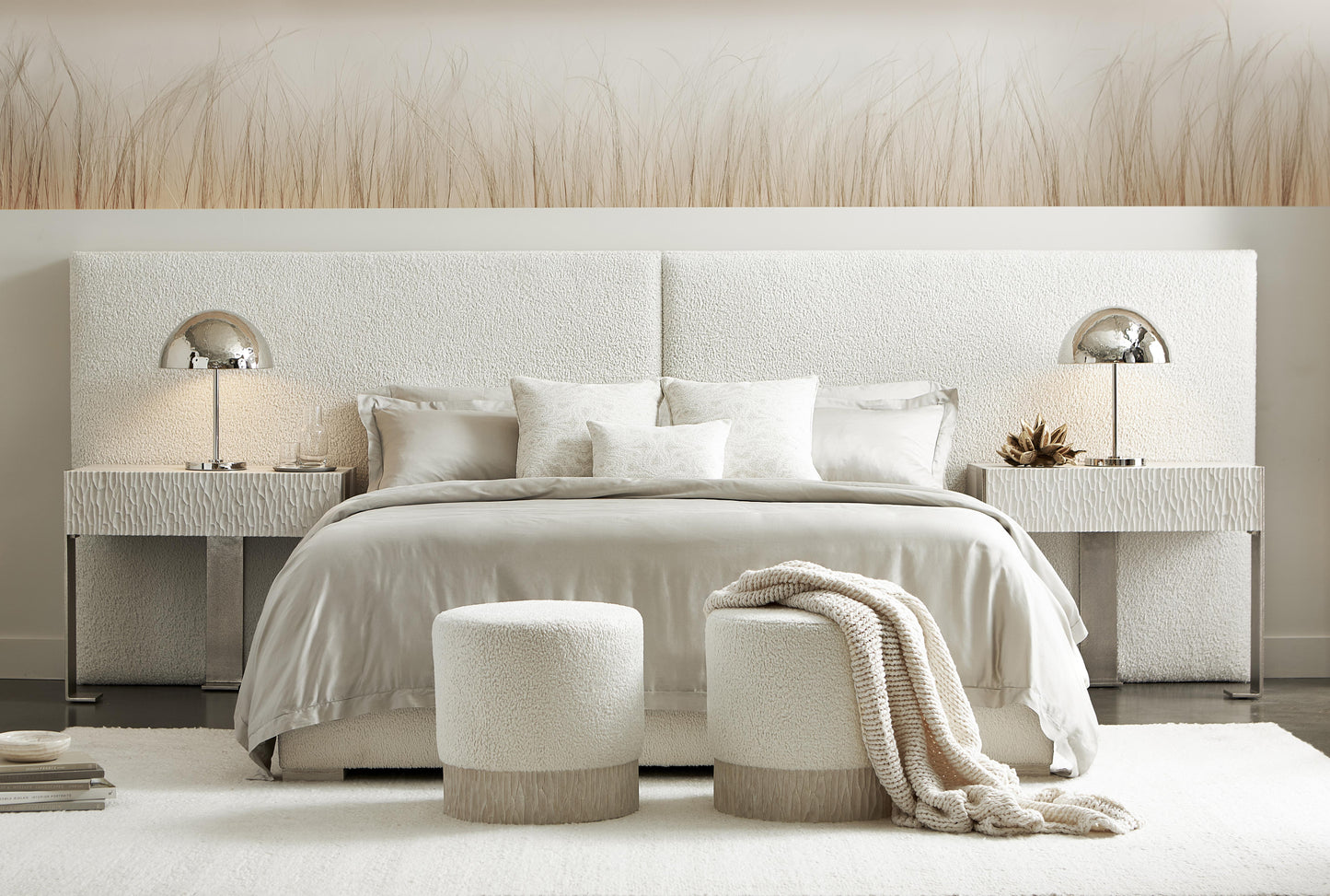Luxury Solaria Fabric Panel Bed Modern Italian Style for Villa