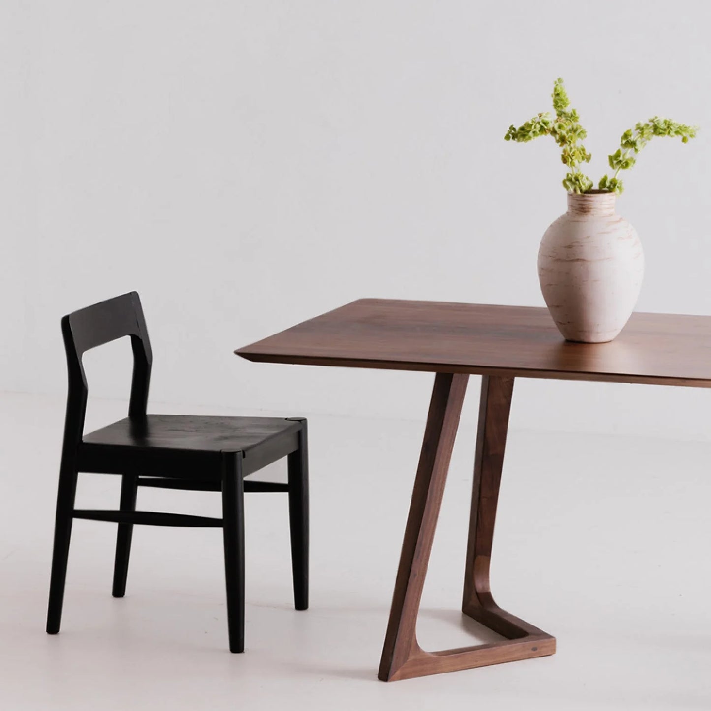 Luxury Solid Wood Open-Back Modern Dining Chair European Style for Villa