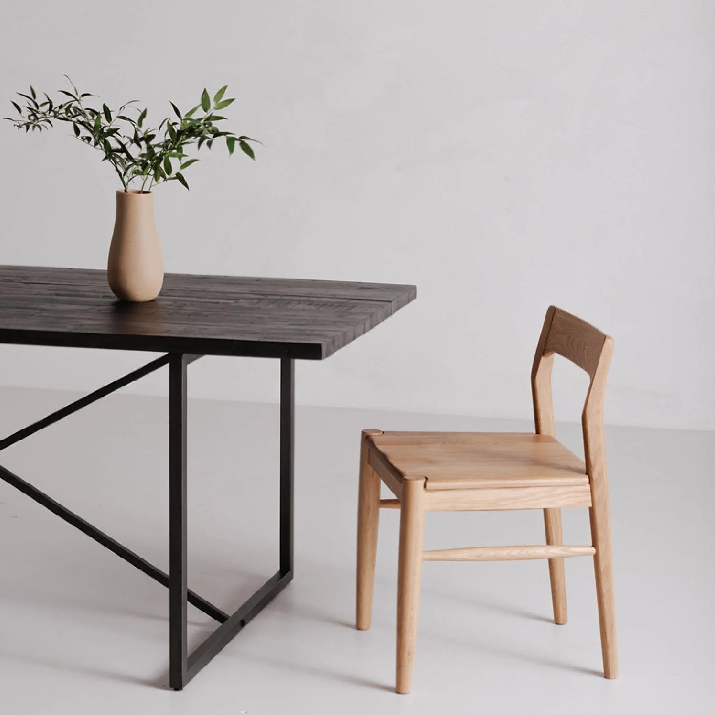 Luxury Solid Wood Open-Back Modern Dining Chair European Style for Villa