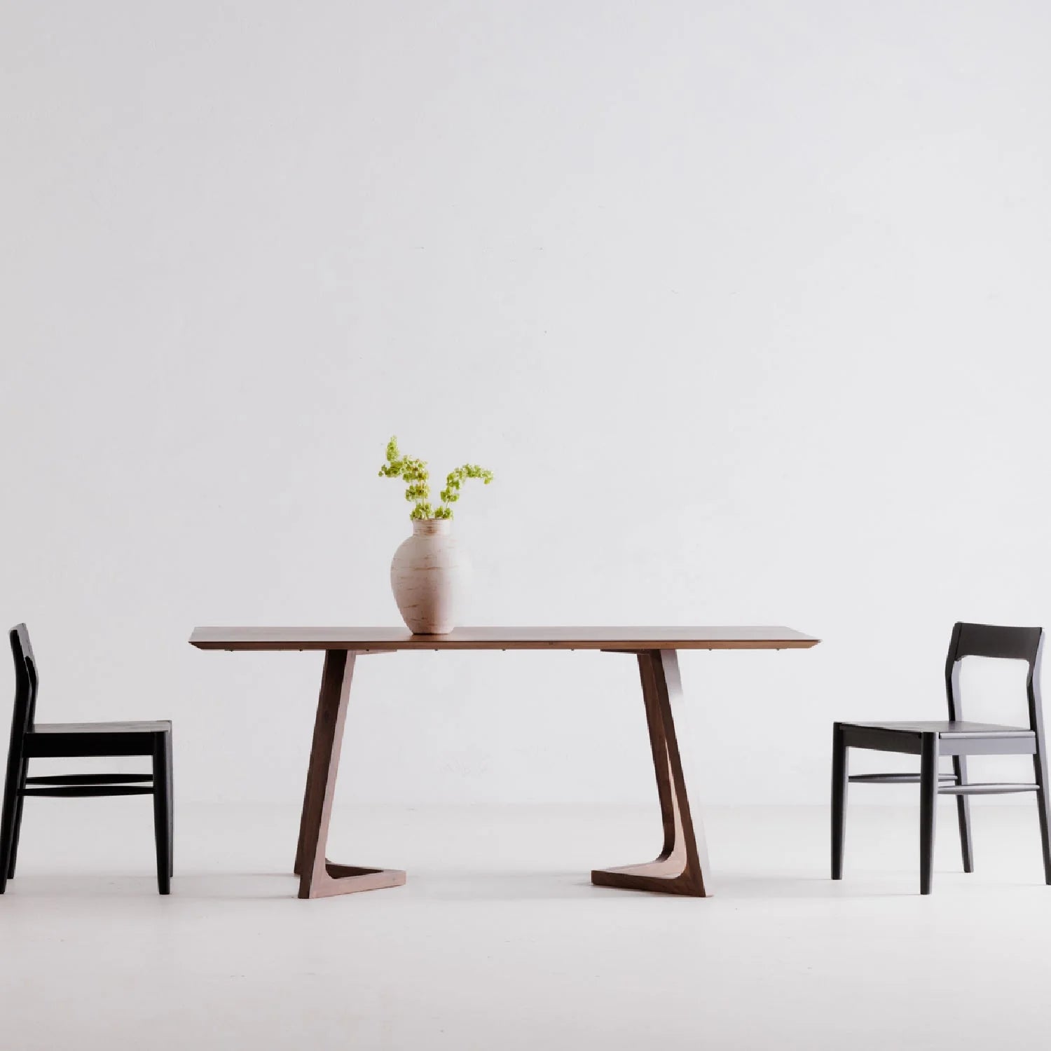 Luxury Solid Wood Open-Back Modern Dining Chair European Style for Villa