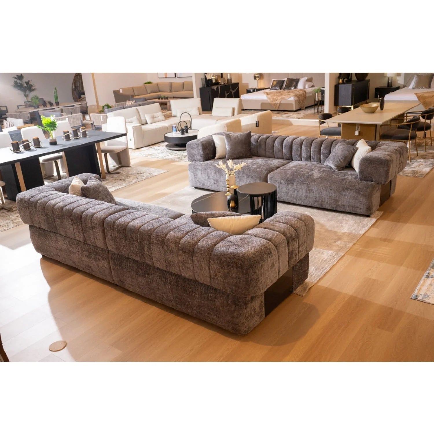 Luxury Square-Armed 2-Piece Sofa Modern Italian Style for Villa