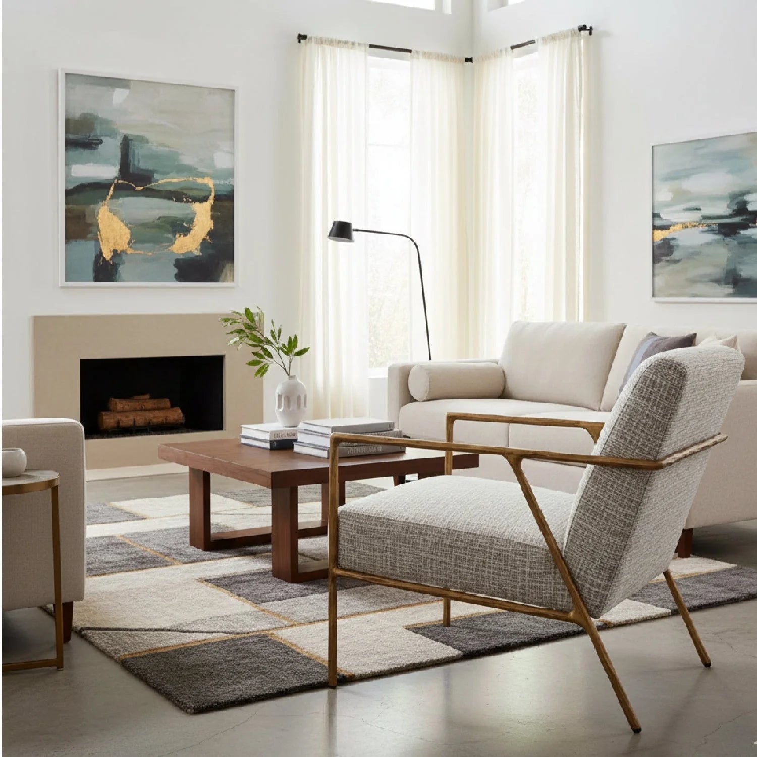Luxury Steel Framed Beige Lounge Chair Modern Italian Style for Villa