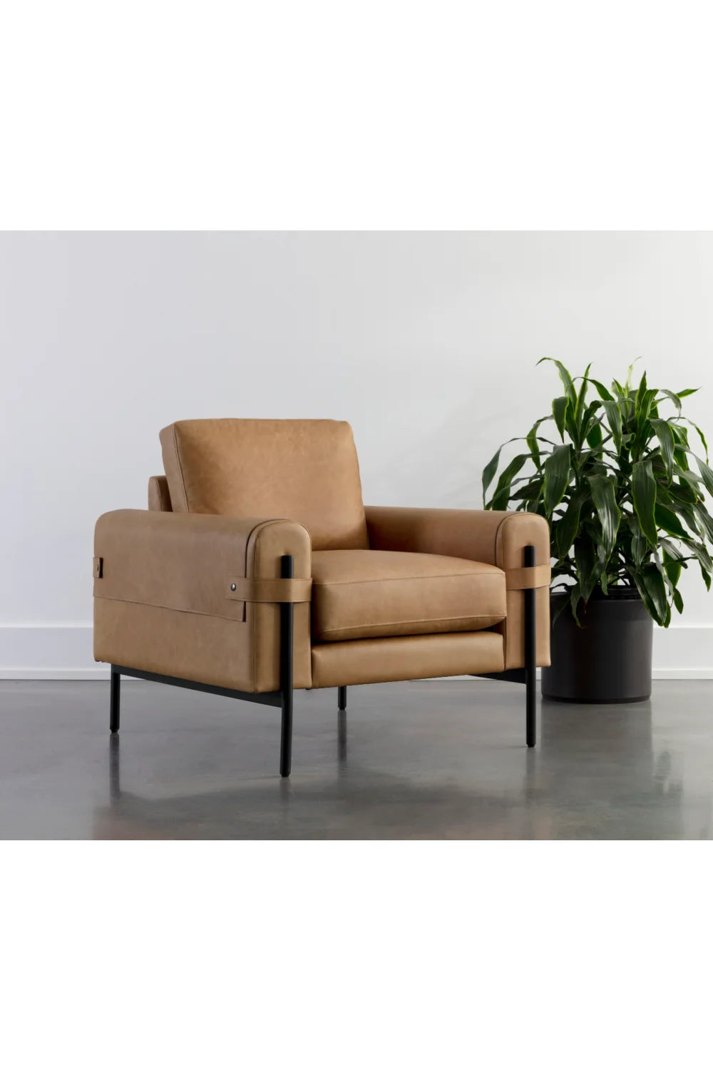 Luxury Strapped Brown Leather Lounge Chair Modern Italian Style for Villa