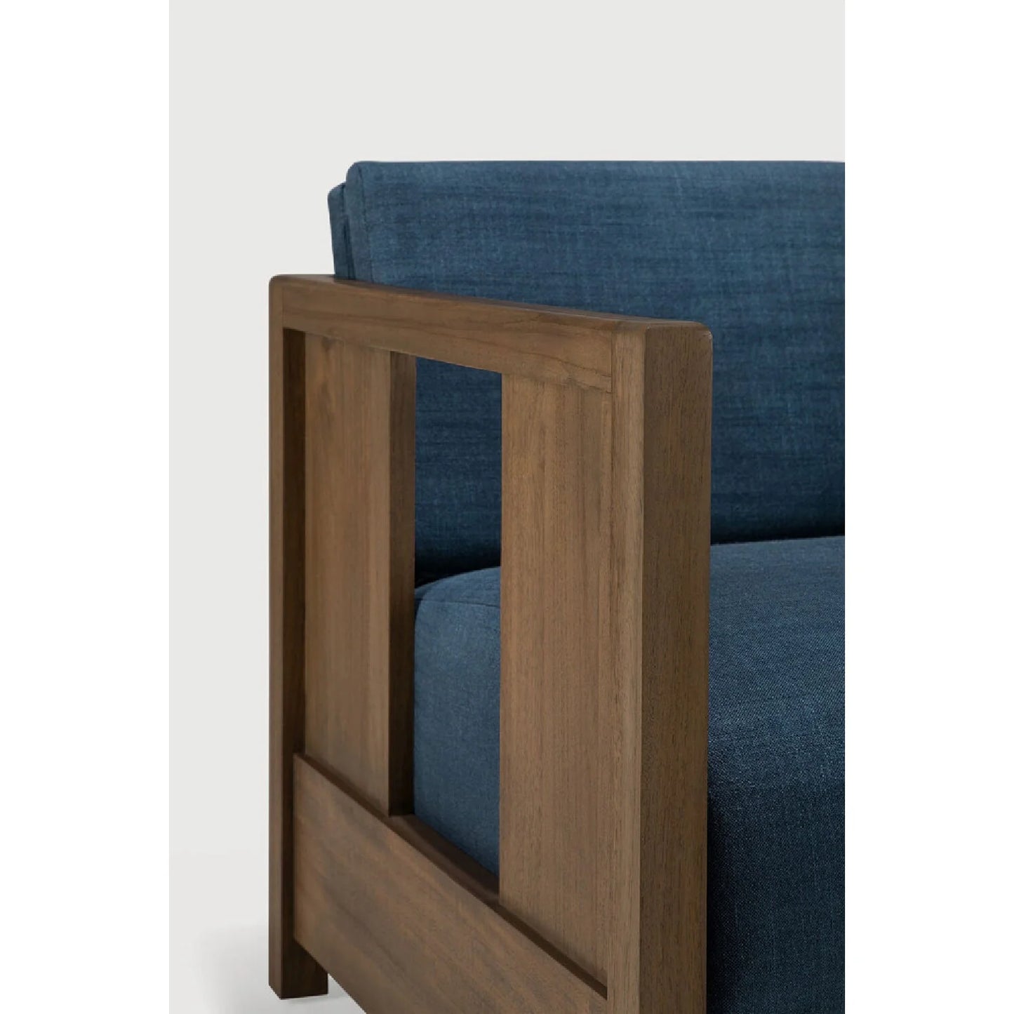 Luxury Teak Fabric Lounge Chair Modern Italian Style for Villa