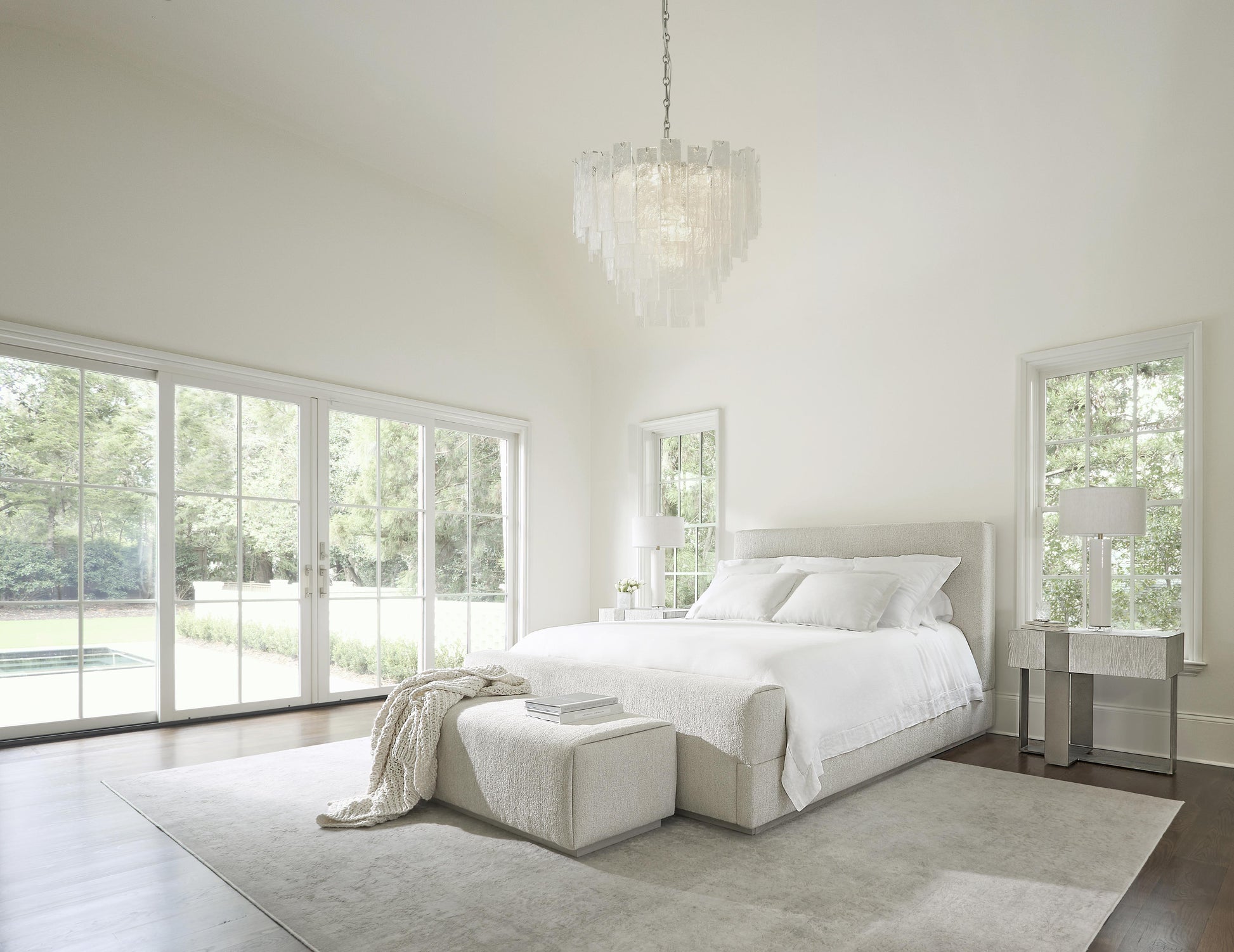 Luxury Tempo Fabric Panel Bed Modern Italian Style for Villa