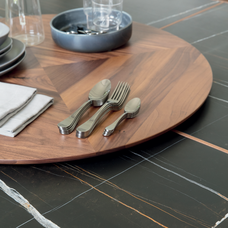 Luxury Thayl Dining Table Modern Italian Style for Villa
