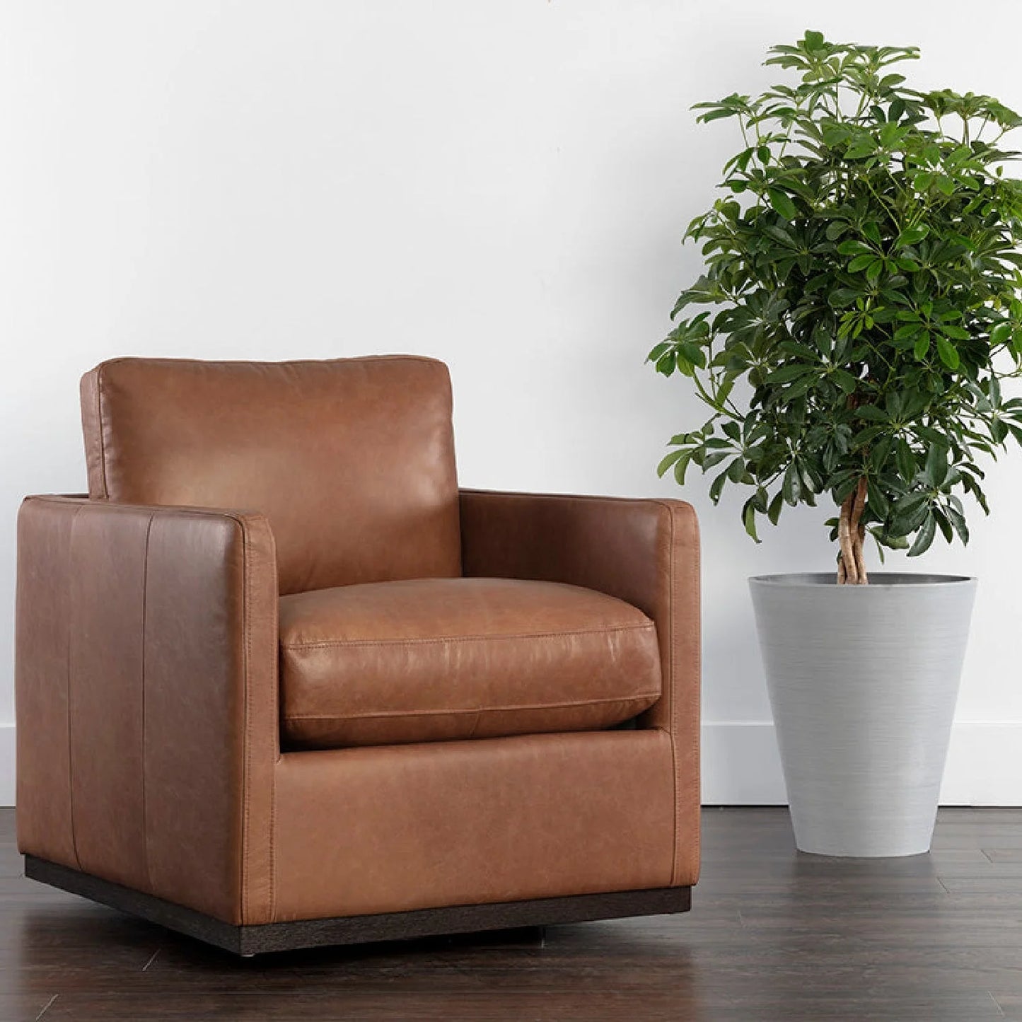 Luxury Track Arm Swivel Lounge Chair Modern Italian Style for Villa