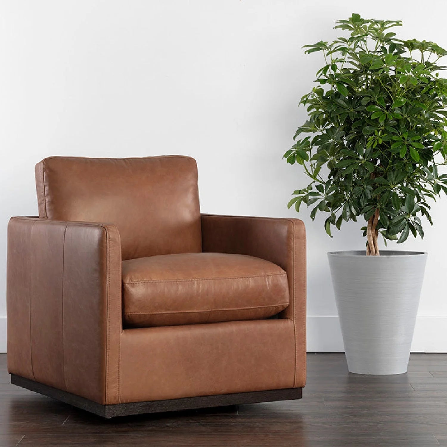Luxury Track Arm Swivel Lounge Chair Modern Italian Style for Villa
