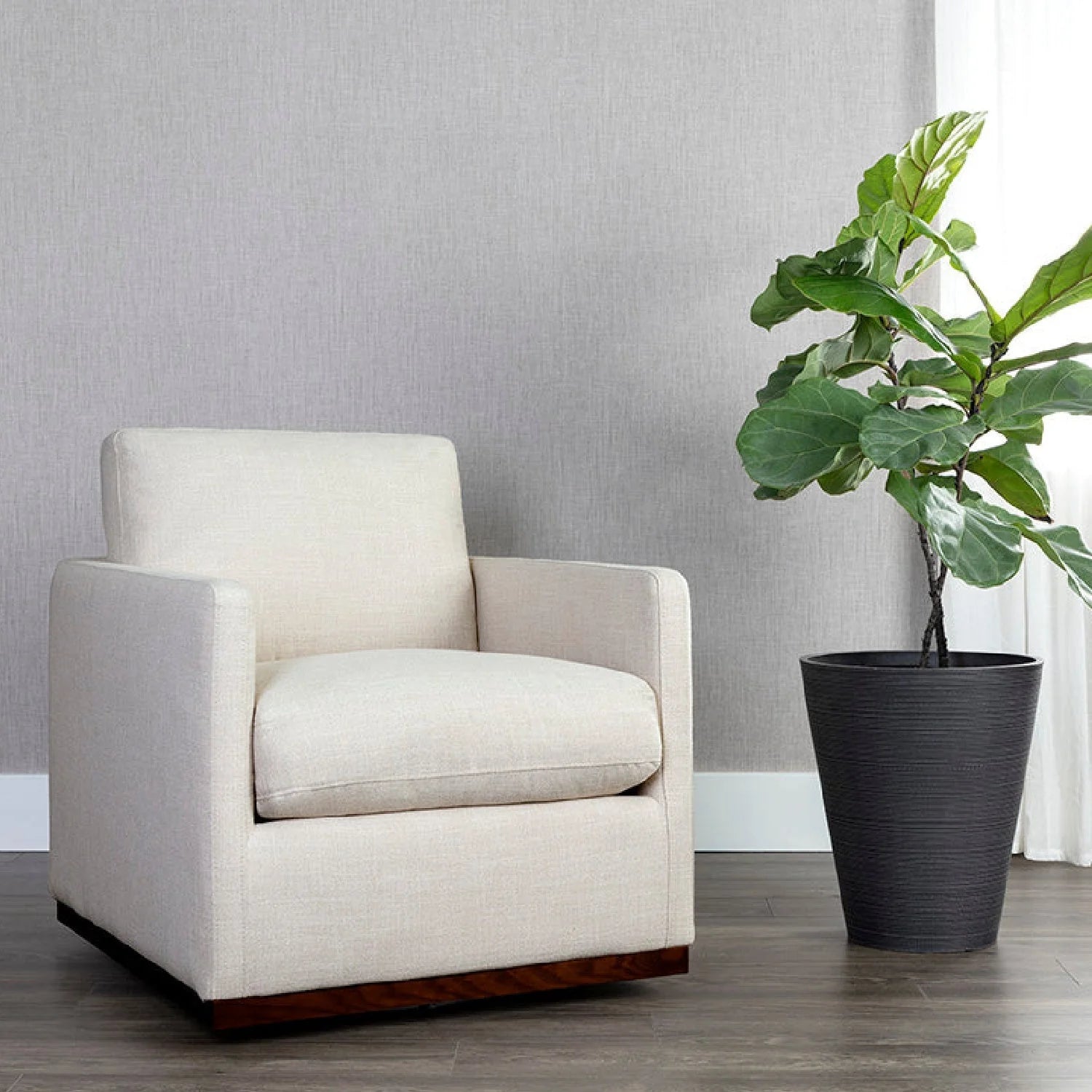 Luxury Track Arm Swivel Lounge Chair Modern Italian Style for Villa