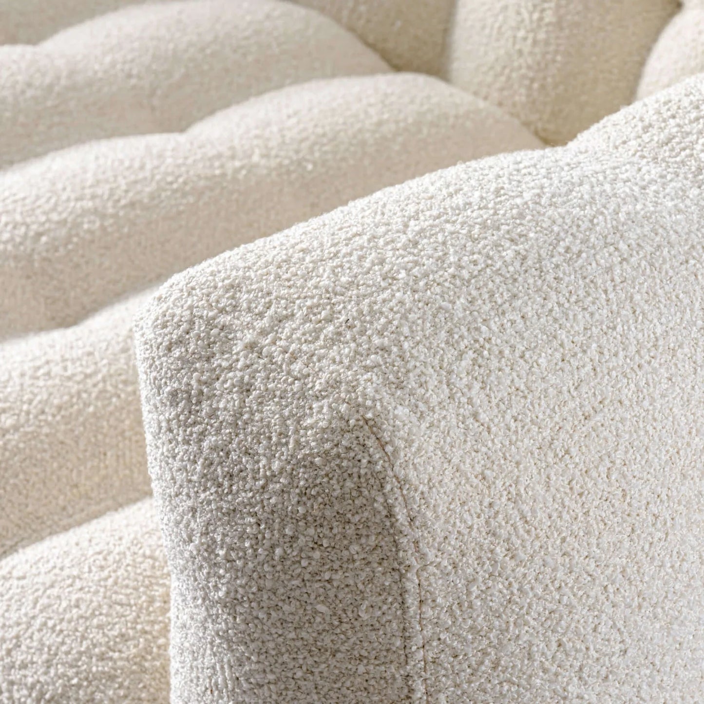 Luxury Tufted Cream Boucle Chesterfield Sofa Modern Italian Style for Villa