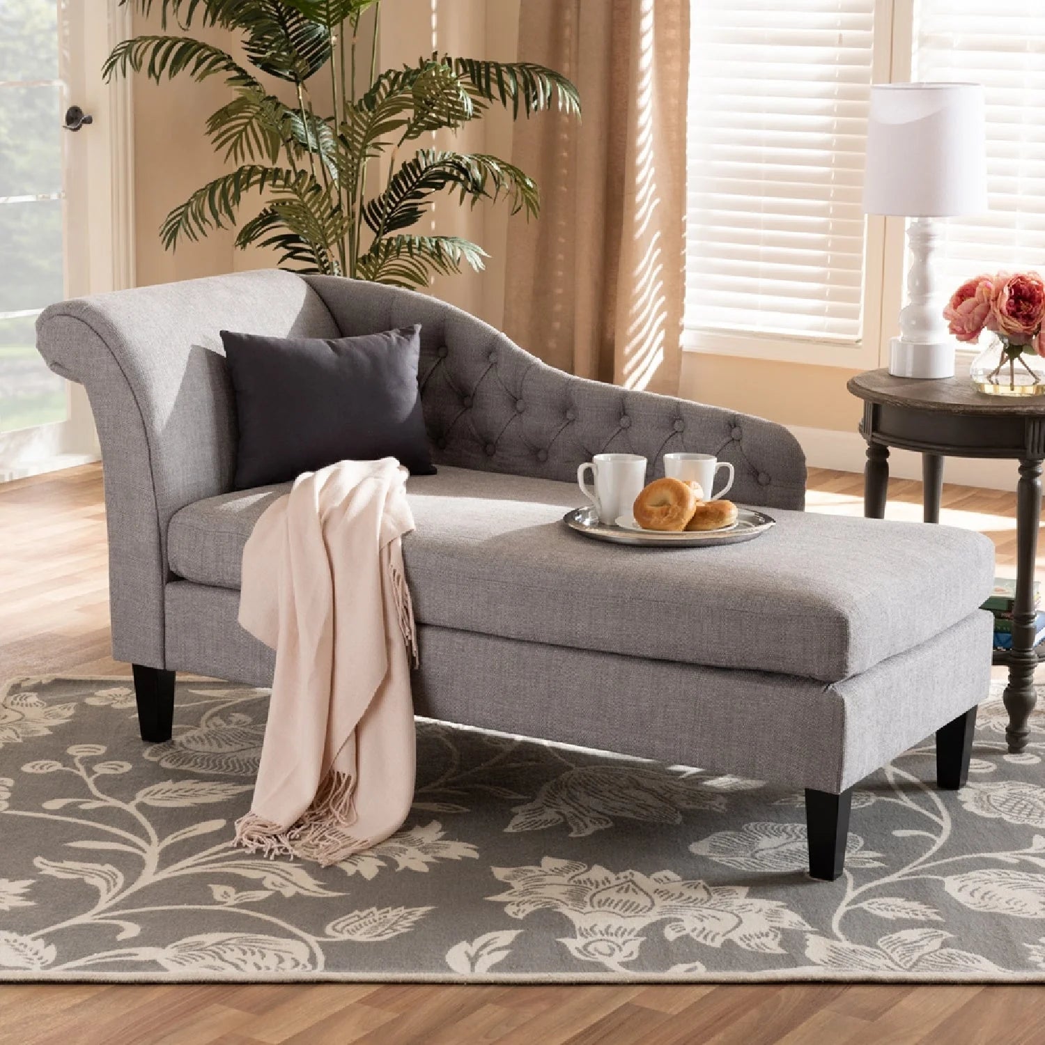 Luxury Tufted Fabric Chaise Lounge European Style for Villa