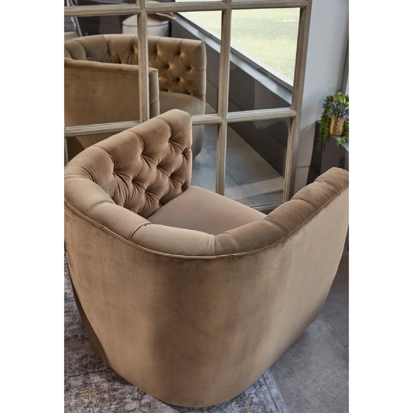 Luxury Tufted Swivel Club Chair Modern Italian Style for Villa