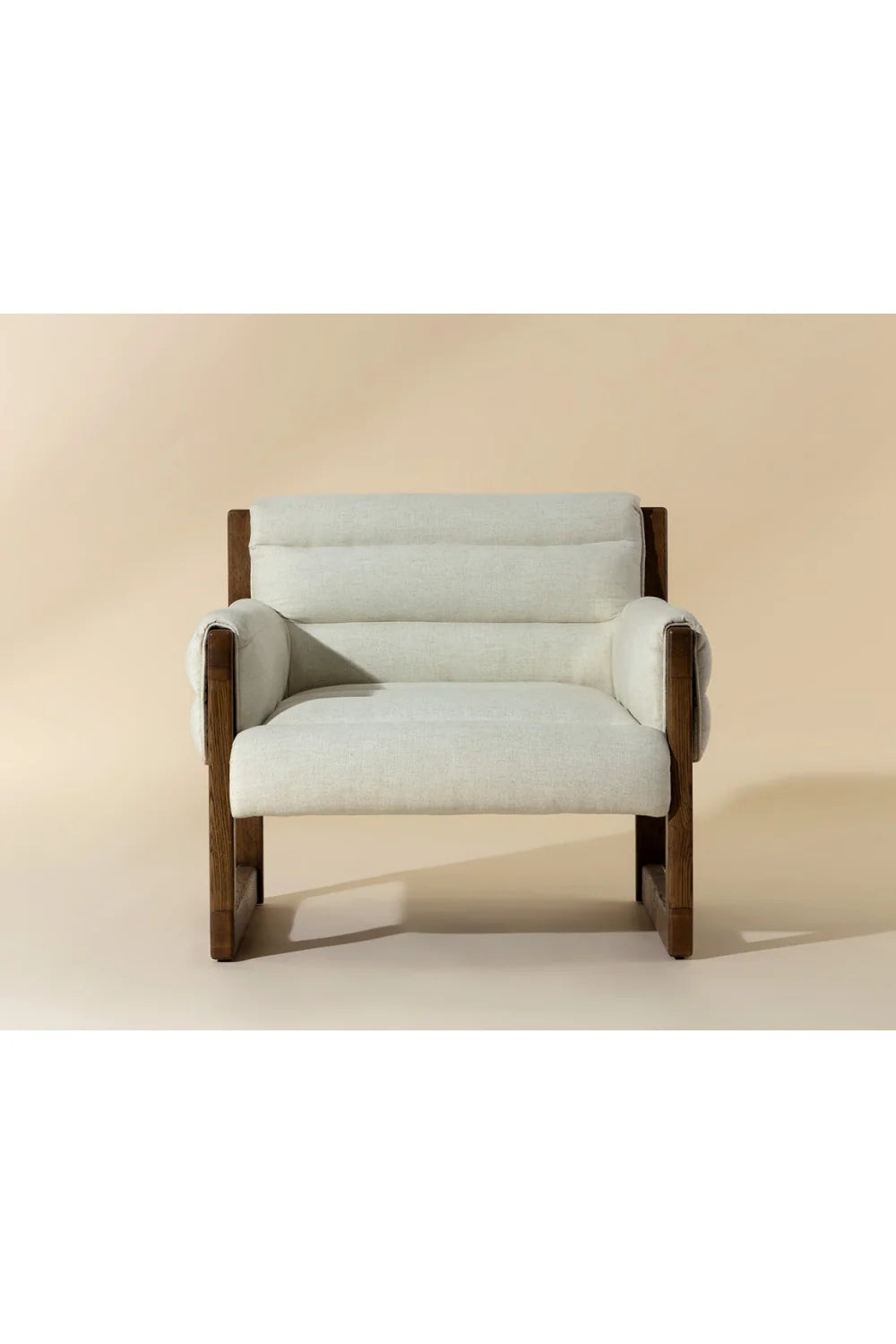 Luxury Tufted White Linen Lounge Chair Modern Italian Style for Villa