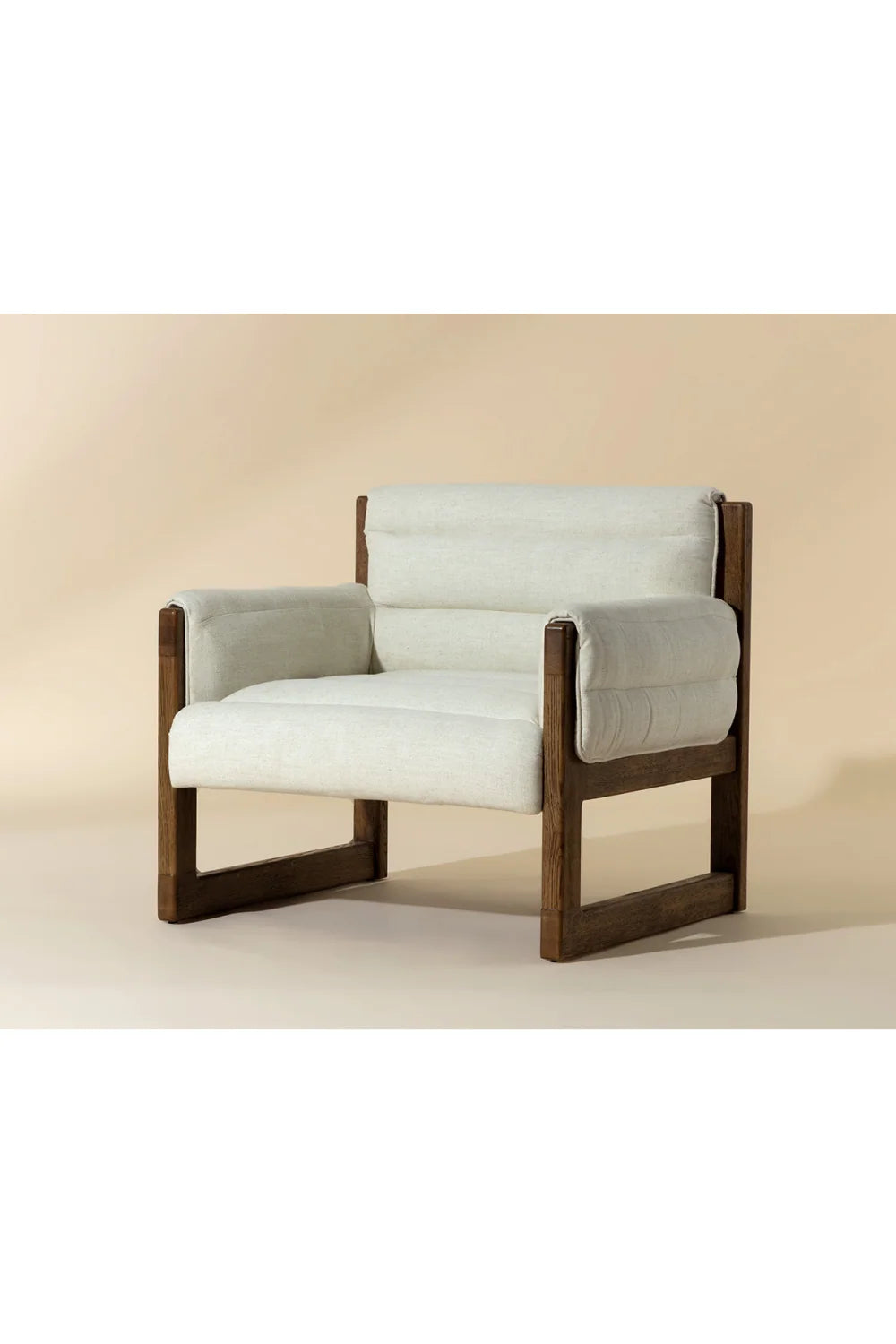 Luxury Tufted White Linen Lounge Chair Modern Italian Style for Villa