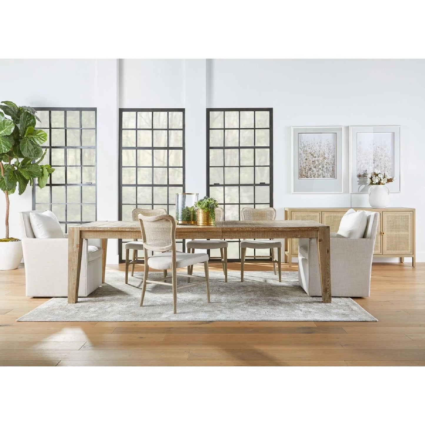 Luxury Two-Toned Wheeled Lounge Chair Modern Italian Style for Villa