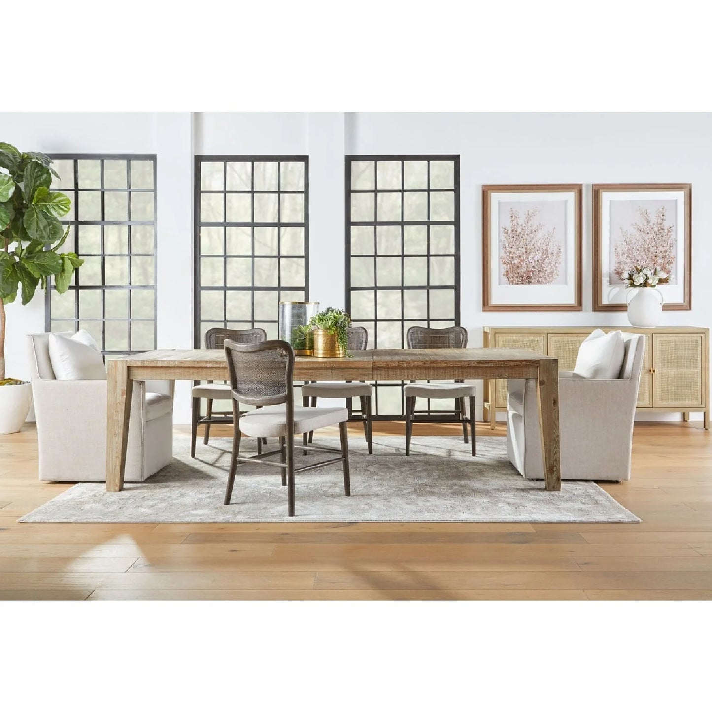 Luxury Two-Toned Wheeled Lounge Chair Modern Italian Style for Villa