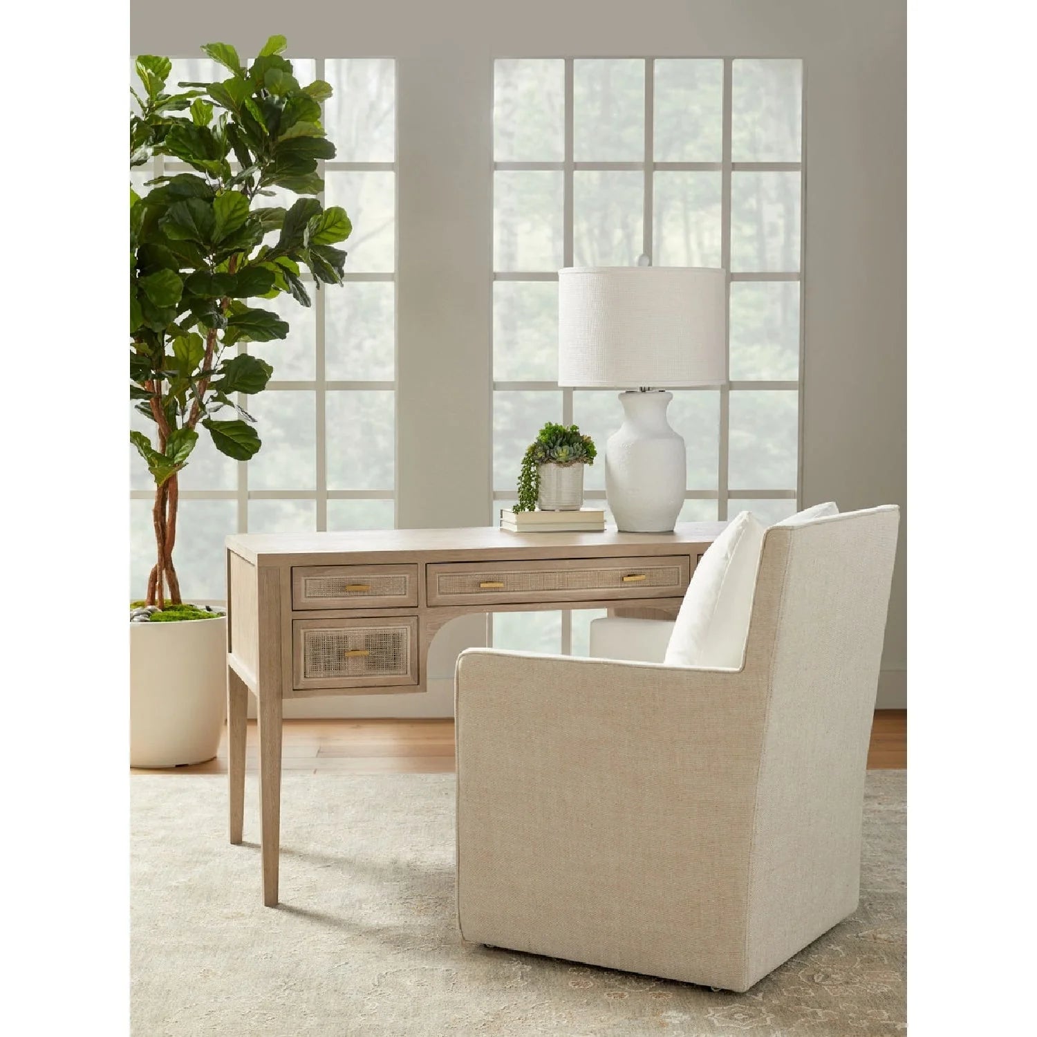 Luxury Two-Toned Wheeled Lounge Chair Modern Italian Style for Villa