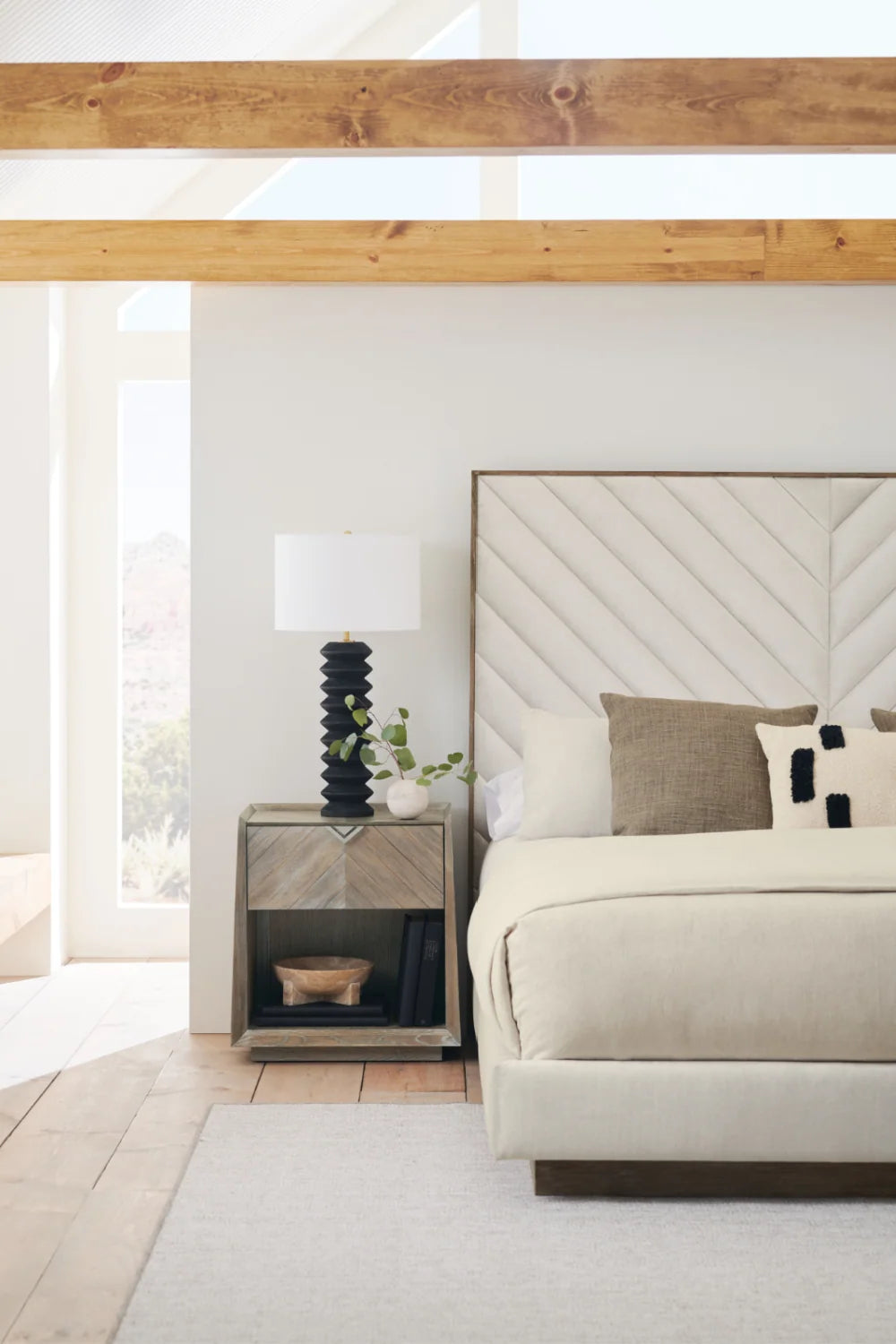 Luxury Upholstered Modern Ash Bed European Style for Villa