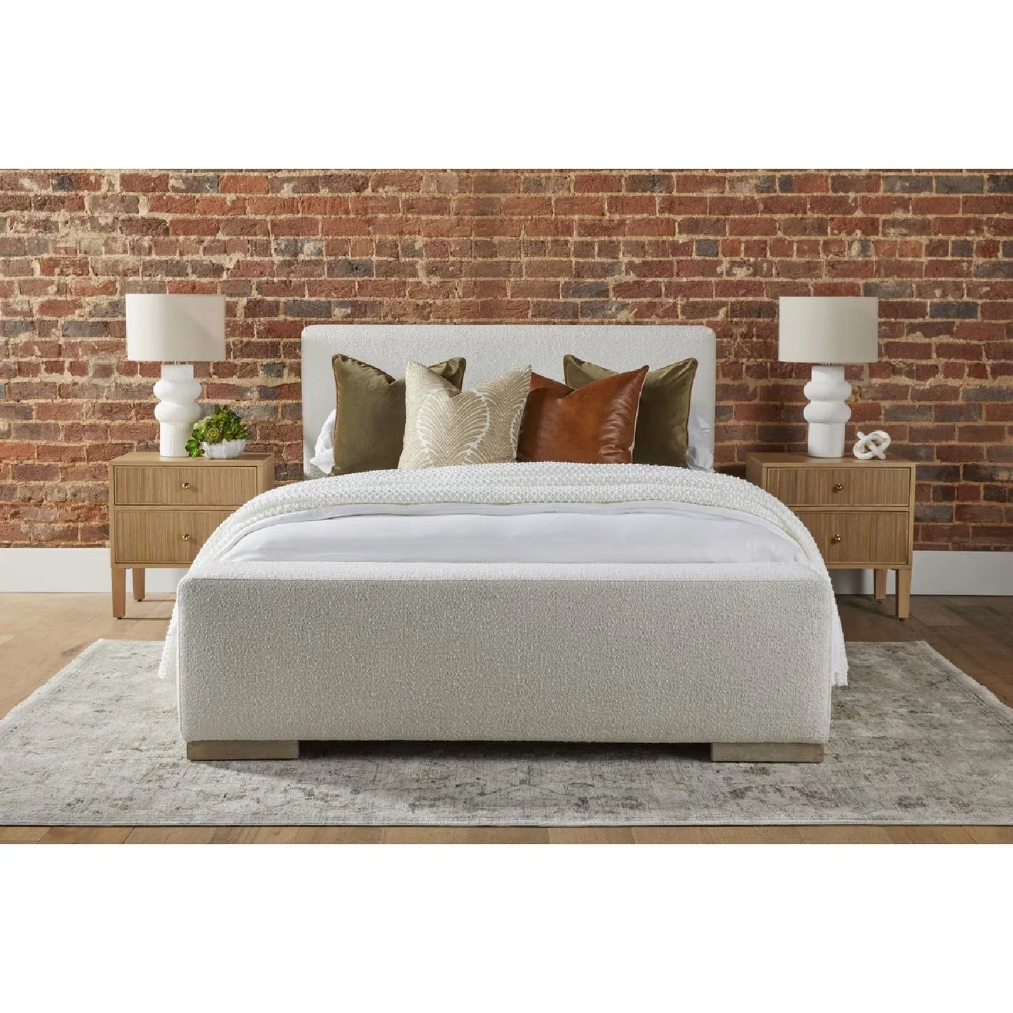 Luxury Upholstered Modern Bed European Style for Villa