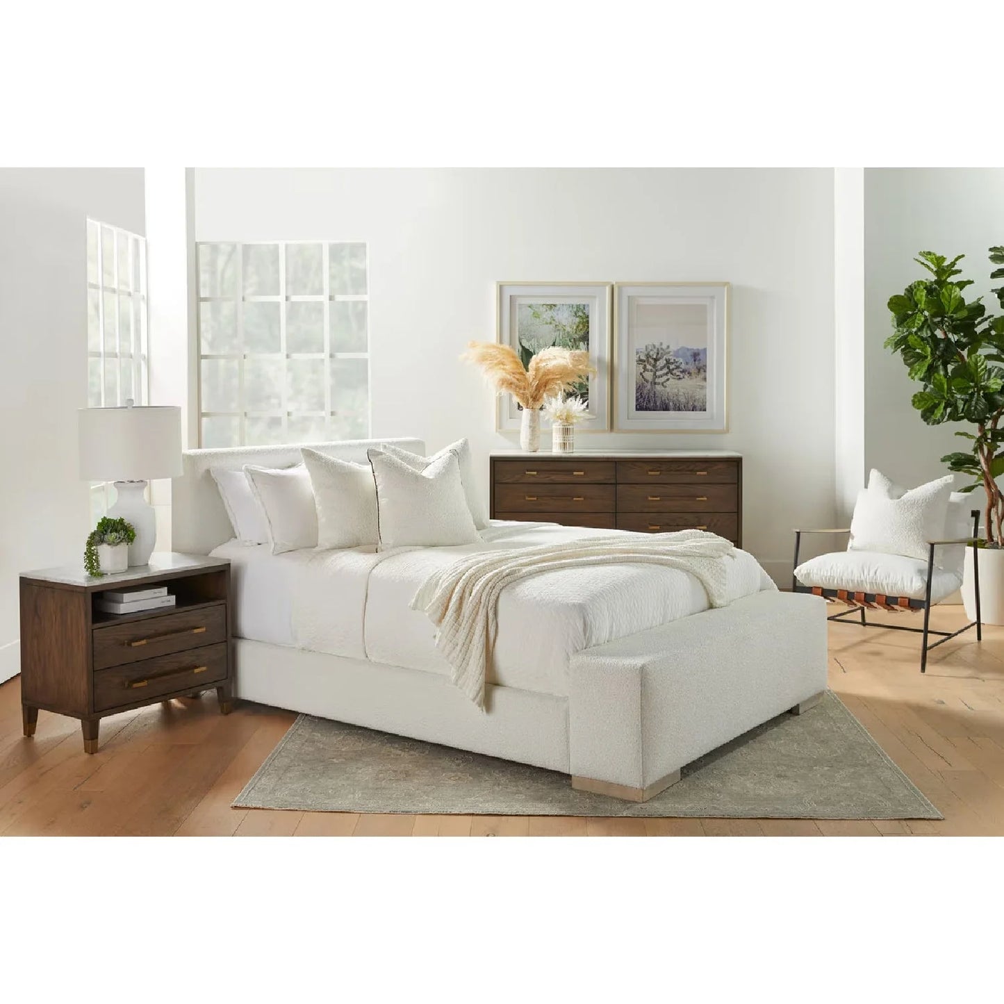 Luxury Upholstered Modern Bed European Style for Villa