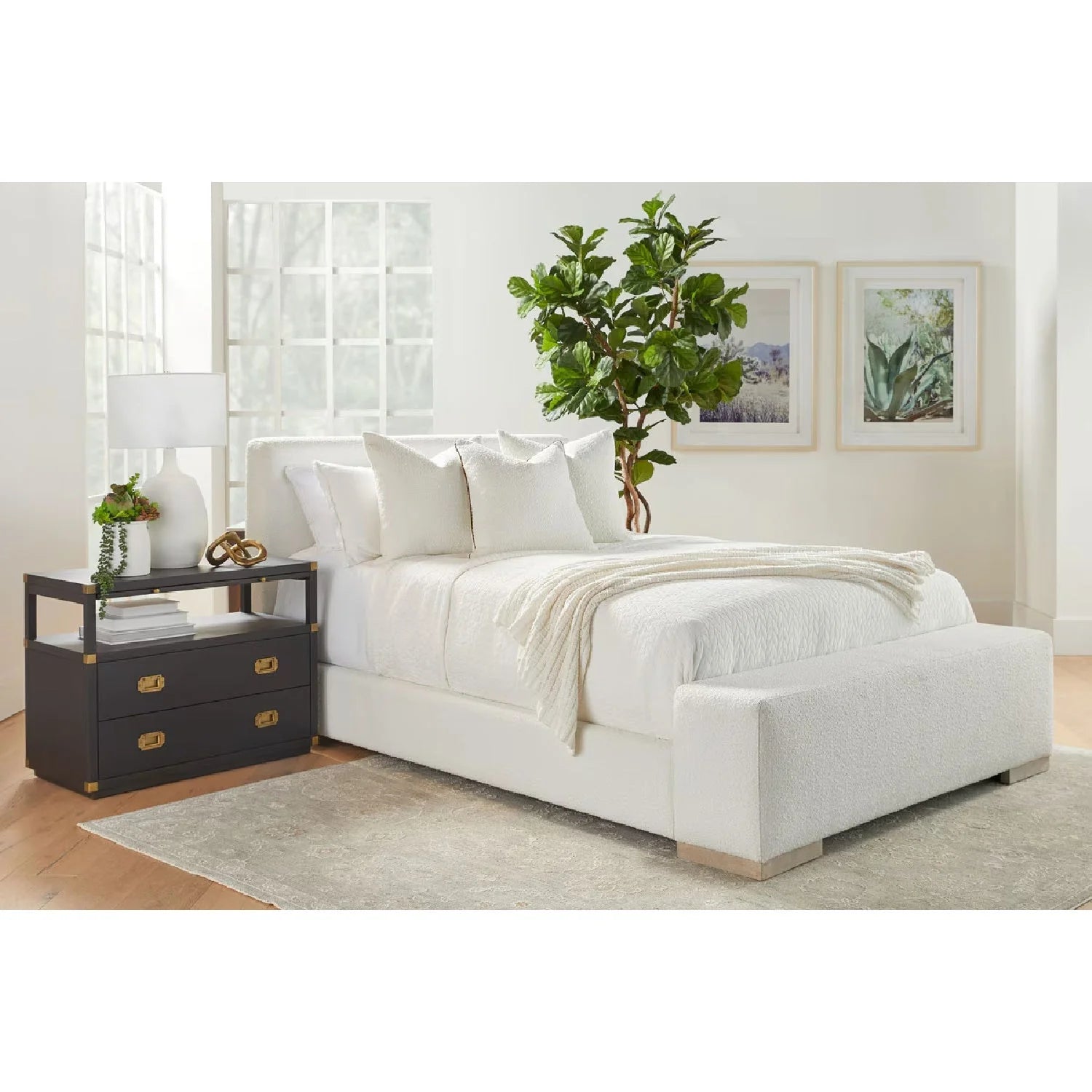 Luxury Upholstered Modern Bed European Style for Villa