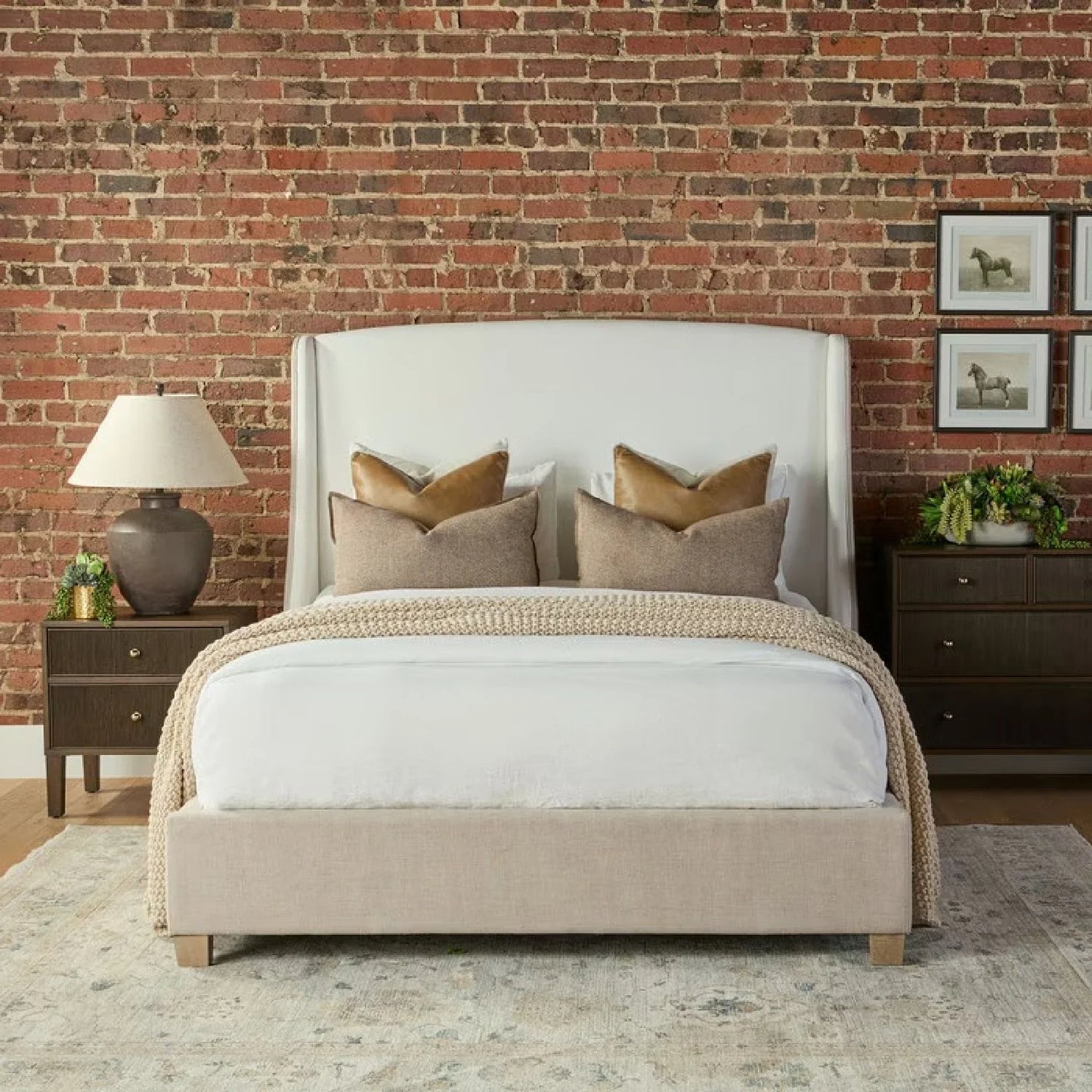 Luxury Upholstered Modern Beige Bed European Style for Villa