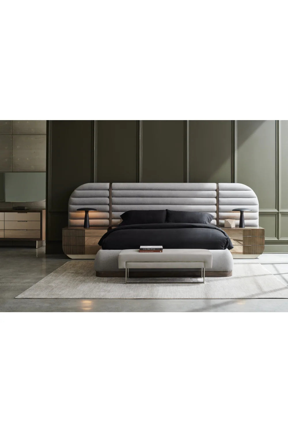 Luxury Upholstered Modern Channeled Bed European Style for Villa