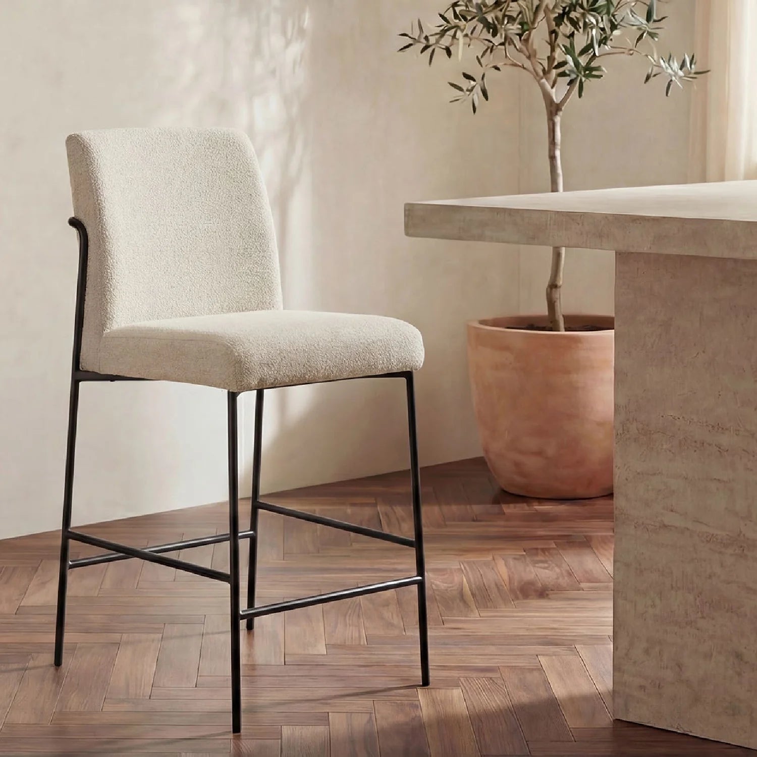Luxury Upholstered Modern Counter Stool European Style for Villa