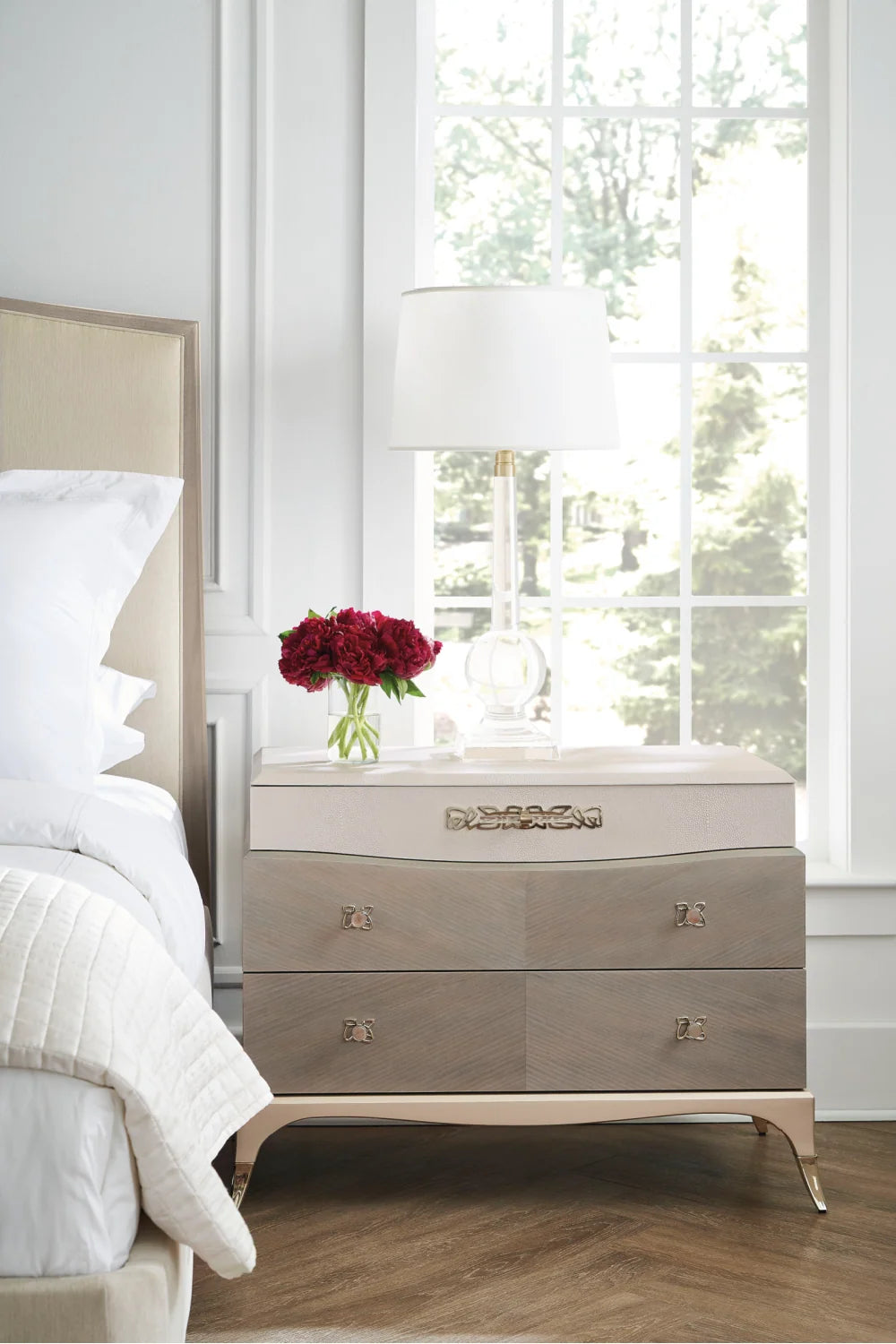 Luxury Upholstered Modern Cream Bed European Style for Villa