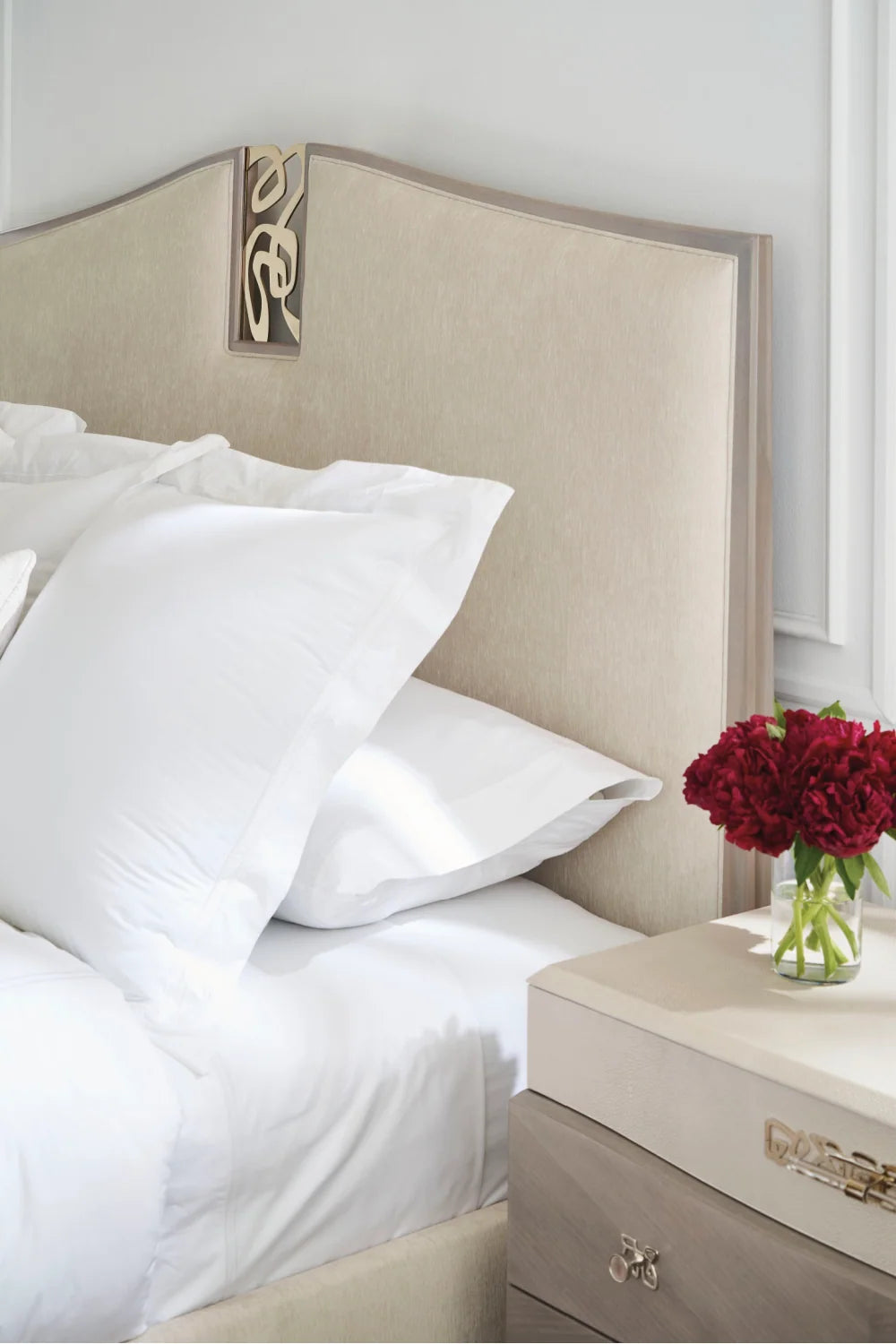 Luxury Upholstered Modern Cream Bed European Style for Villa