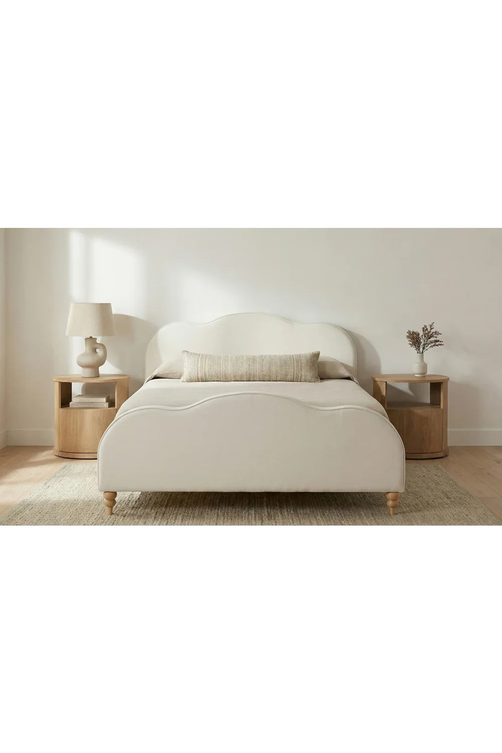 Luxury Upholstered Modern Cream Wave Bed European Style for Villa