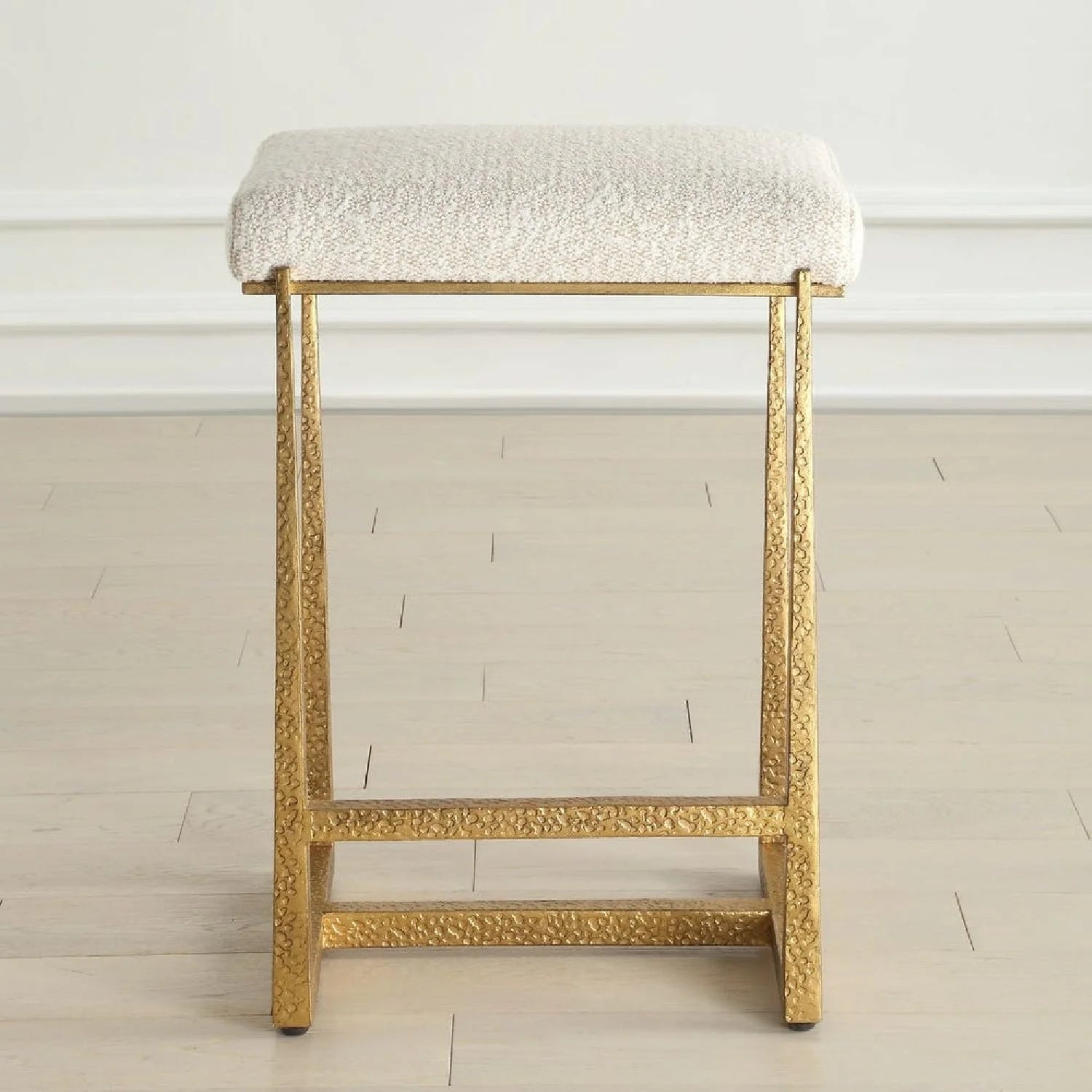 Luxury Upholstered Modern Fabric Counter Stool European Style for Villa