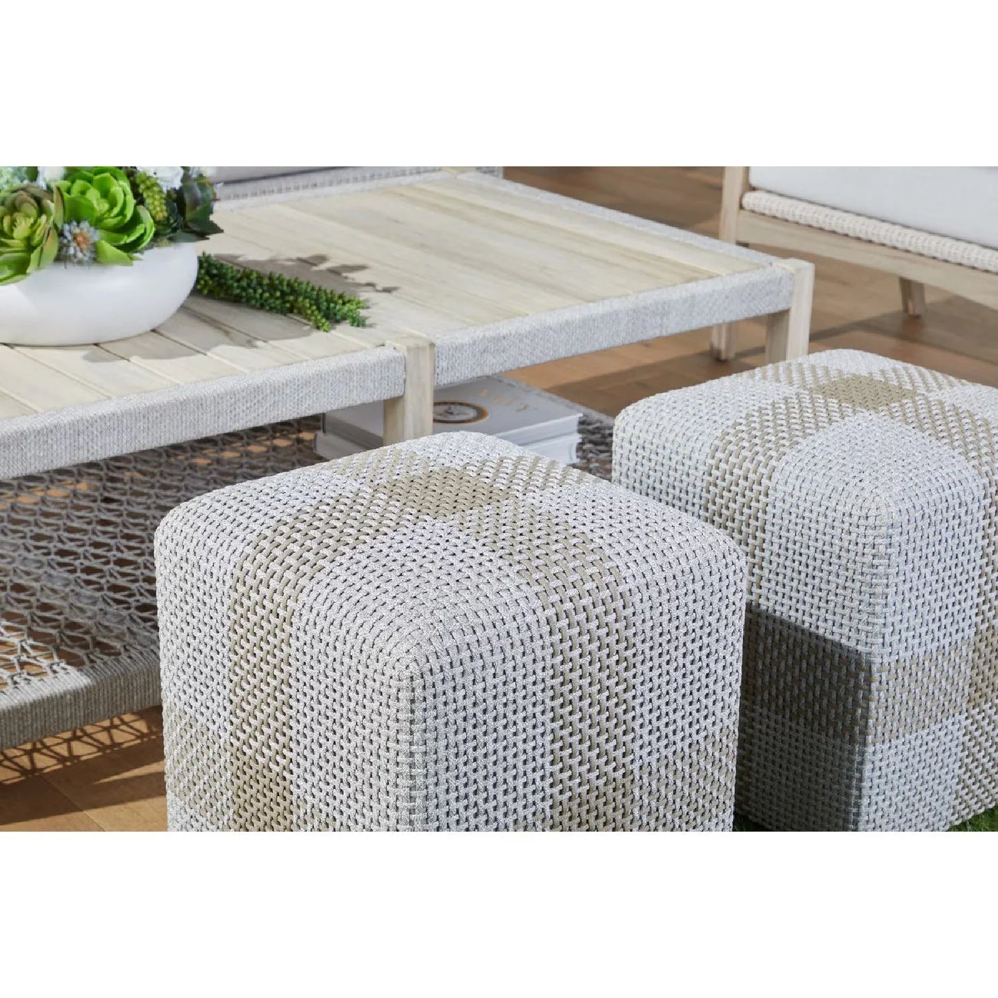 Luxury Upholstered Modern Fabric Ottoman European Style for Villa