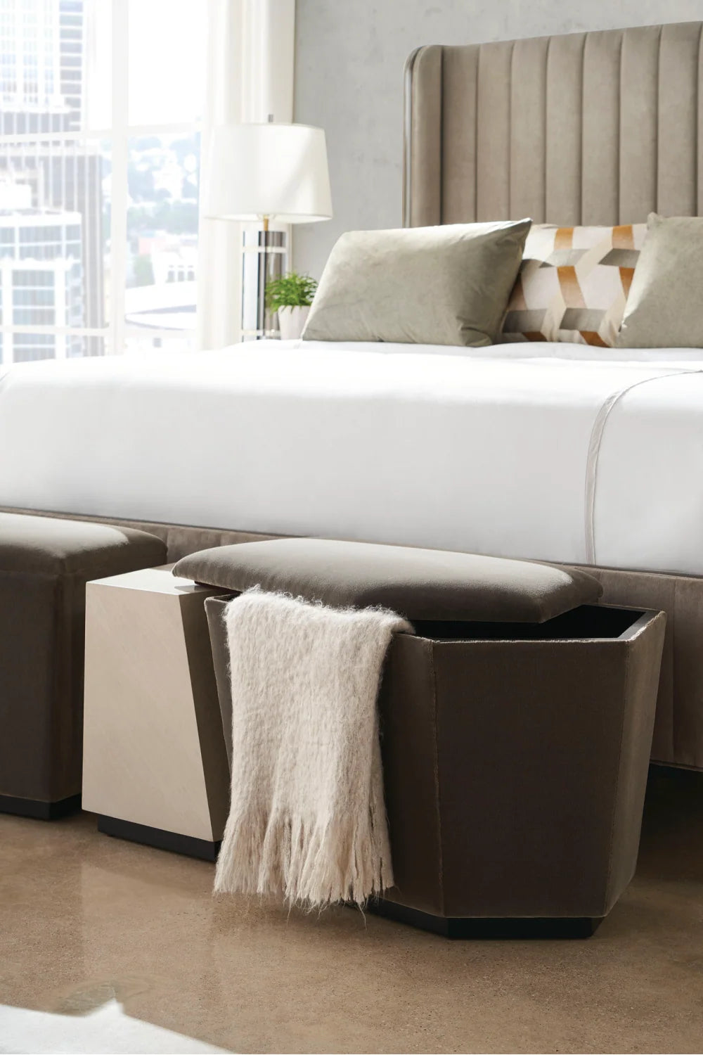 Luxury Upholstered Modern Fabric Ottoman European Style for Villa