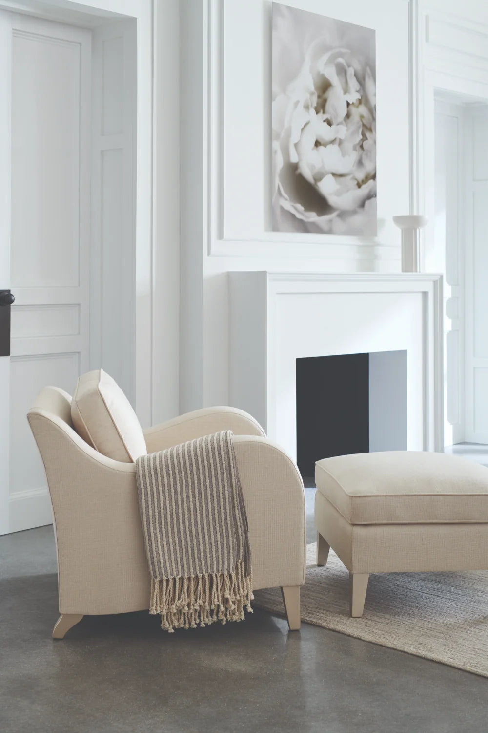 Luxury Upholstered Modern Fabric Ottoman European Style for Villa