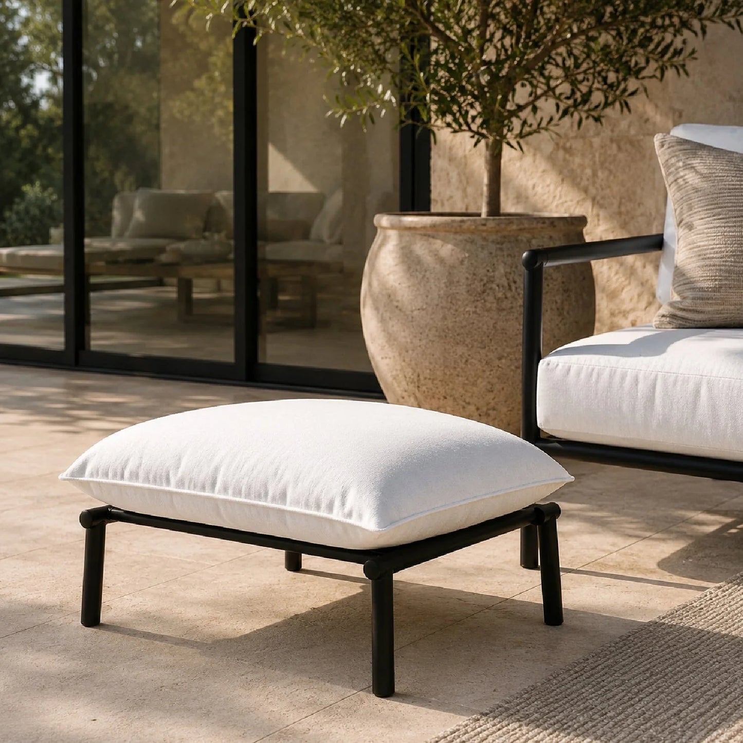 Luxury Upholstered Modern Fabric Outdoor Ottoman European Style for Villa