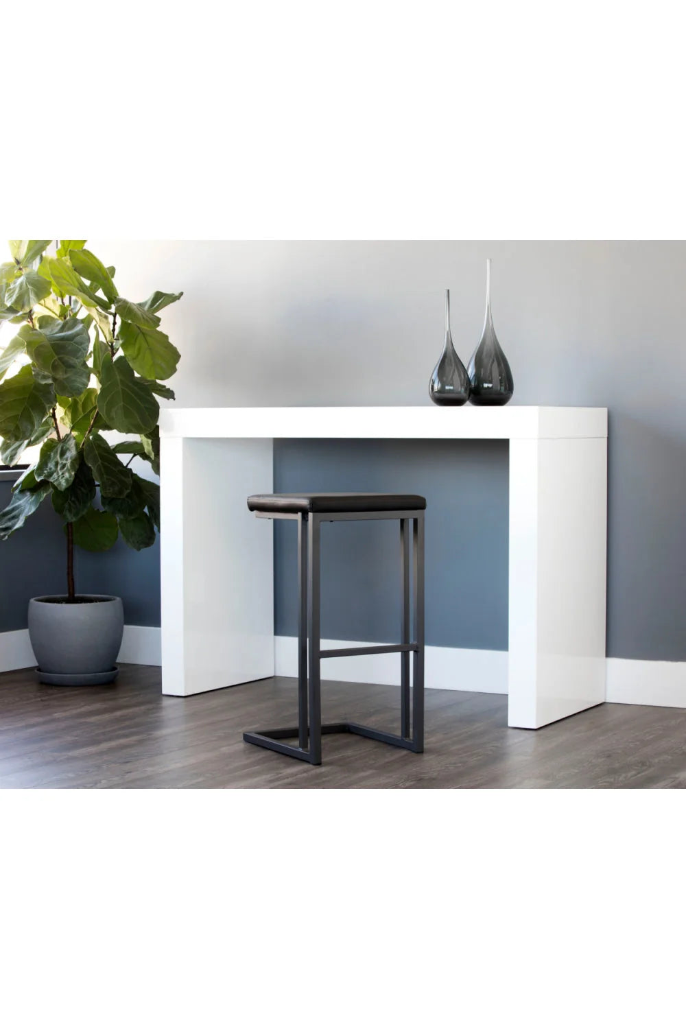 Luxury Upholstered Modern Faux Leather Bar Stool European Style for Villa