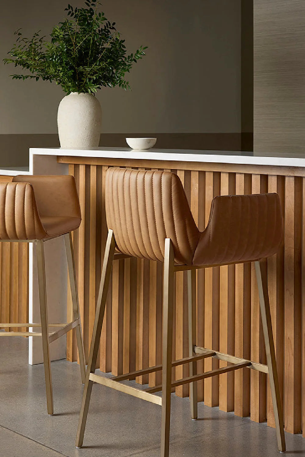 Luxury Upholstered Modern Leather Bar Stool European Style for Villa