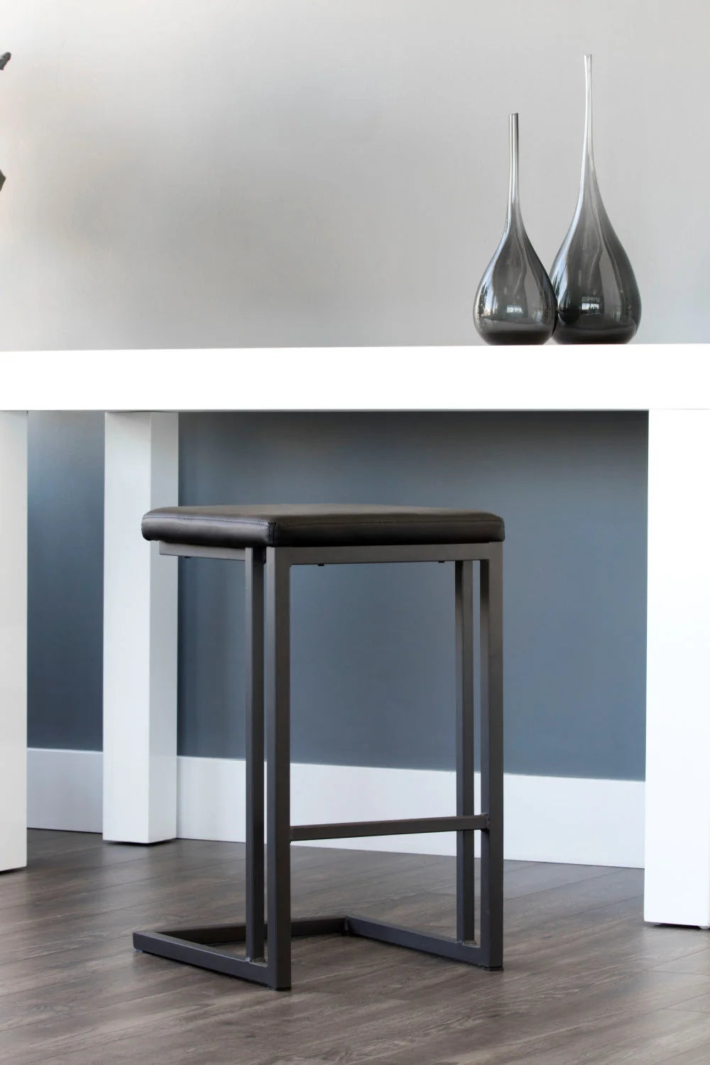 Luxury Upholstered Modern Leather Counter Stool Set European Style for Villa