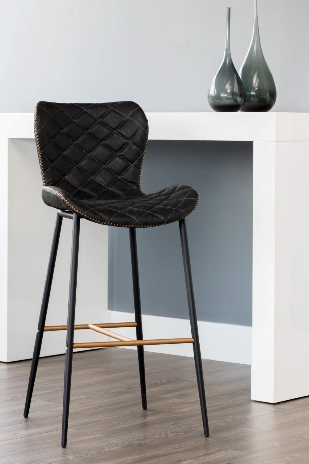 Luxury Upholstered Modern Leather Look Bar Stool European Style for Villa