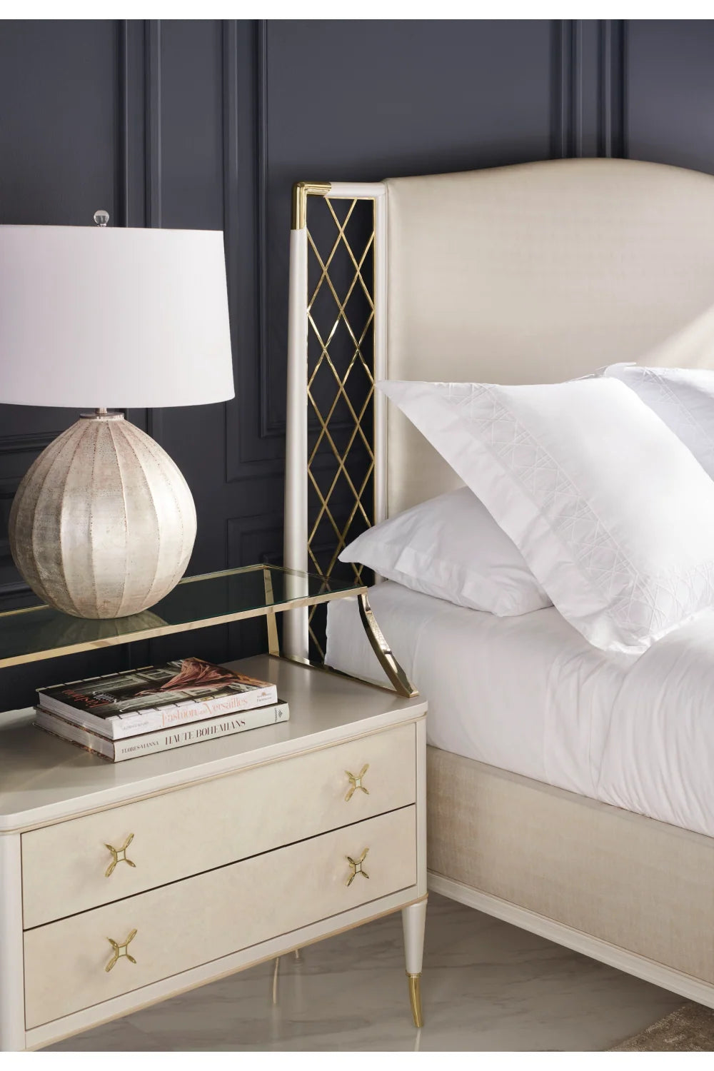 Luxury Upholstered Modern Metal Trellis King Bed European Style for Villa